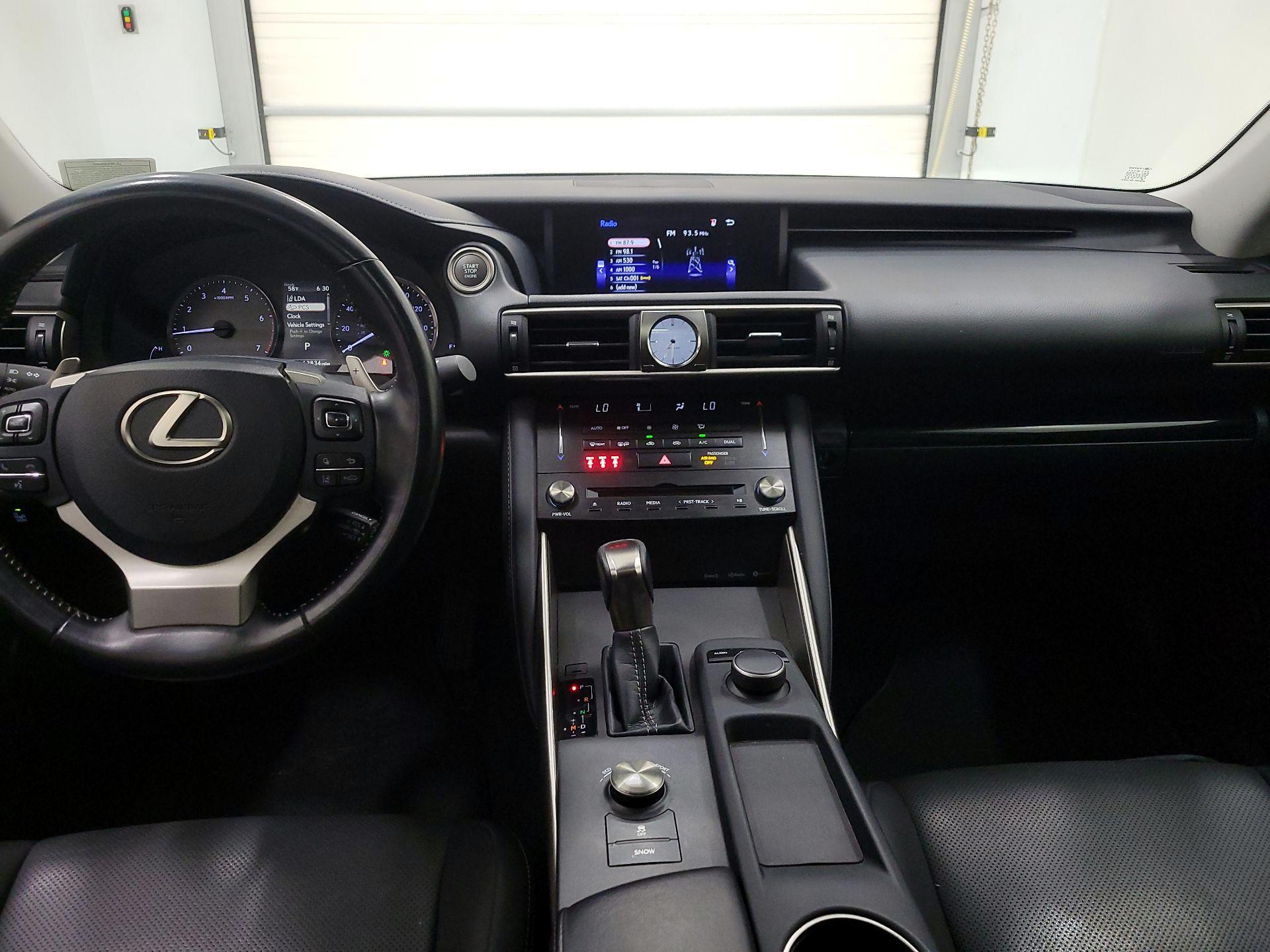 Thumbnail: 2018 Lexus IS - 9