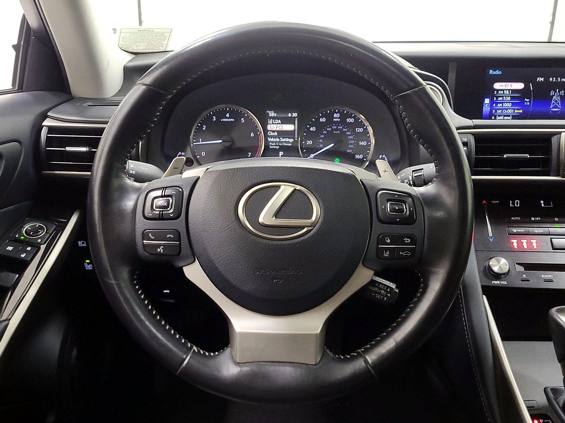 Thumbnail: 2018 Lexus IS - 10