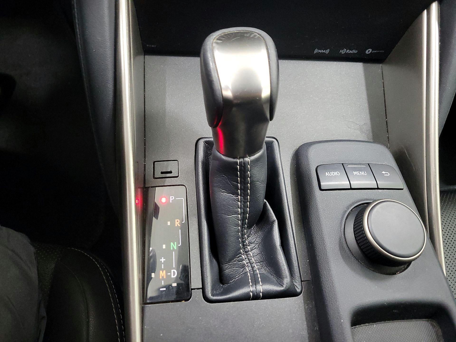 Thumbnail: 2018 Lexus IS - 17