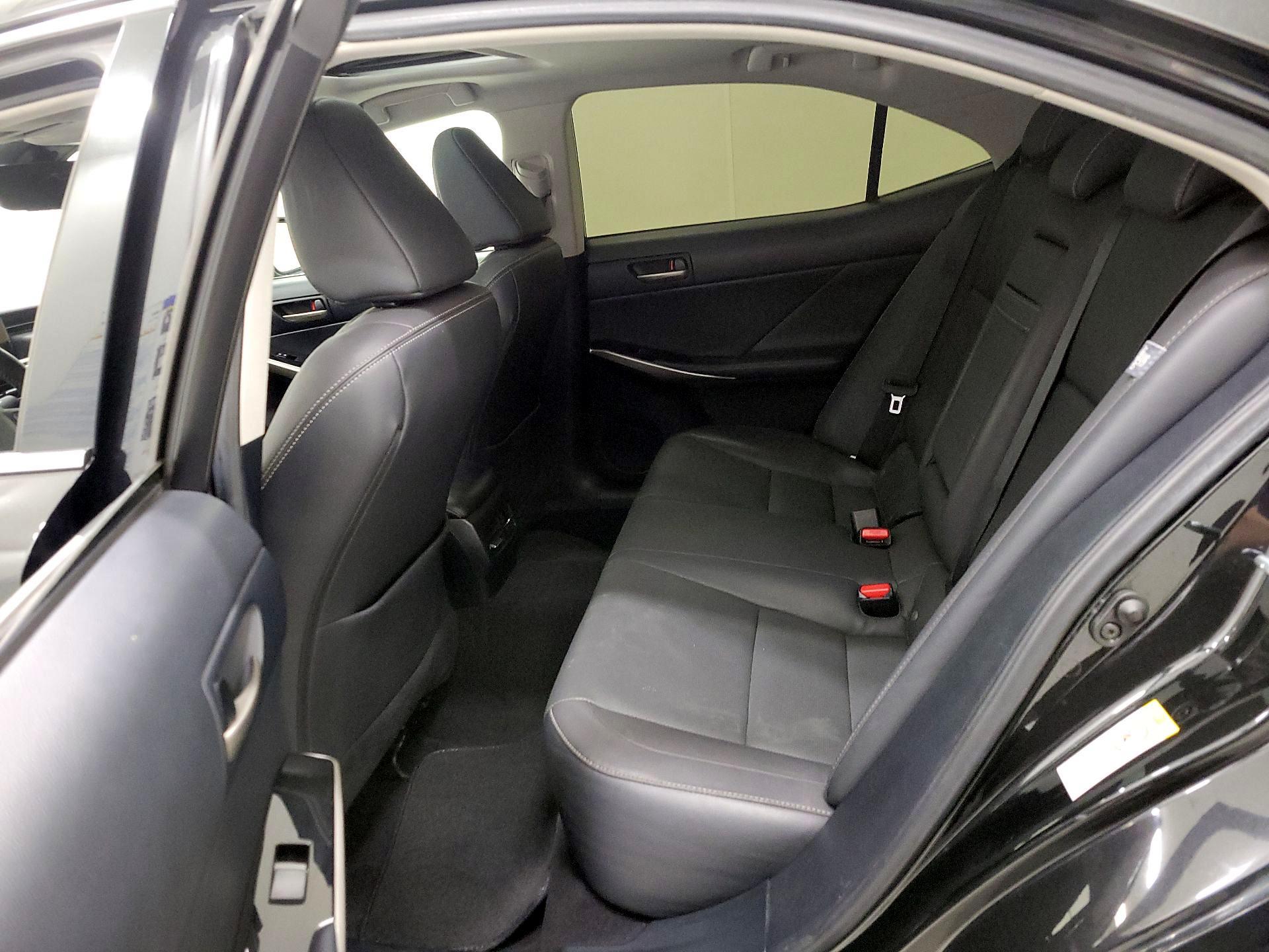 Thumbnail: 2018 Lexus IS - 19