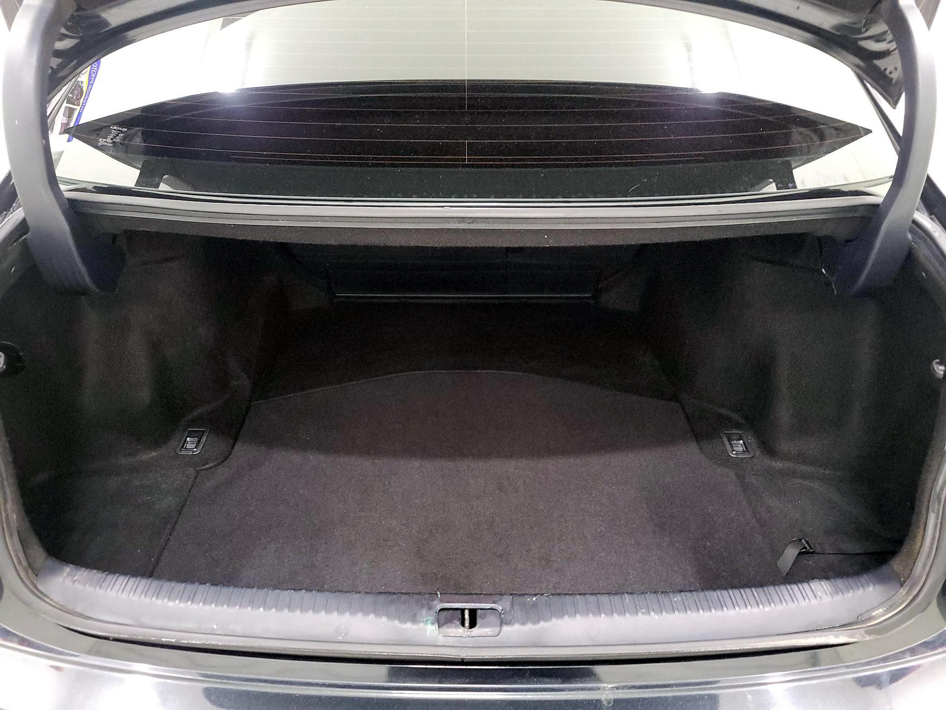 Thumbnail: 2018 Lexus IS - 20