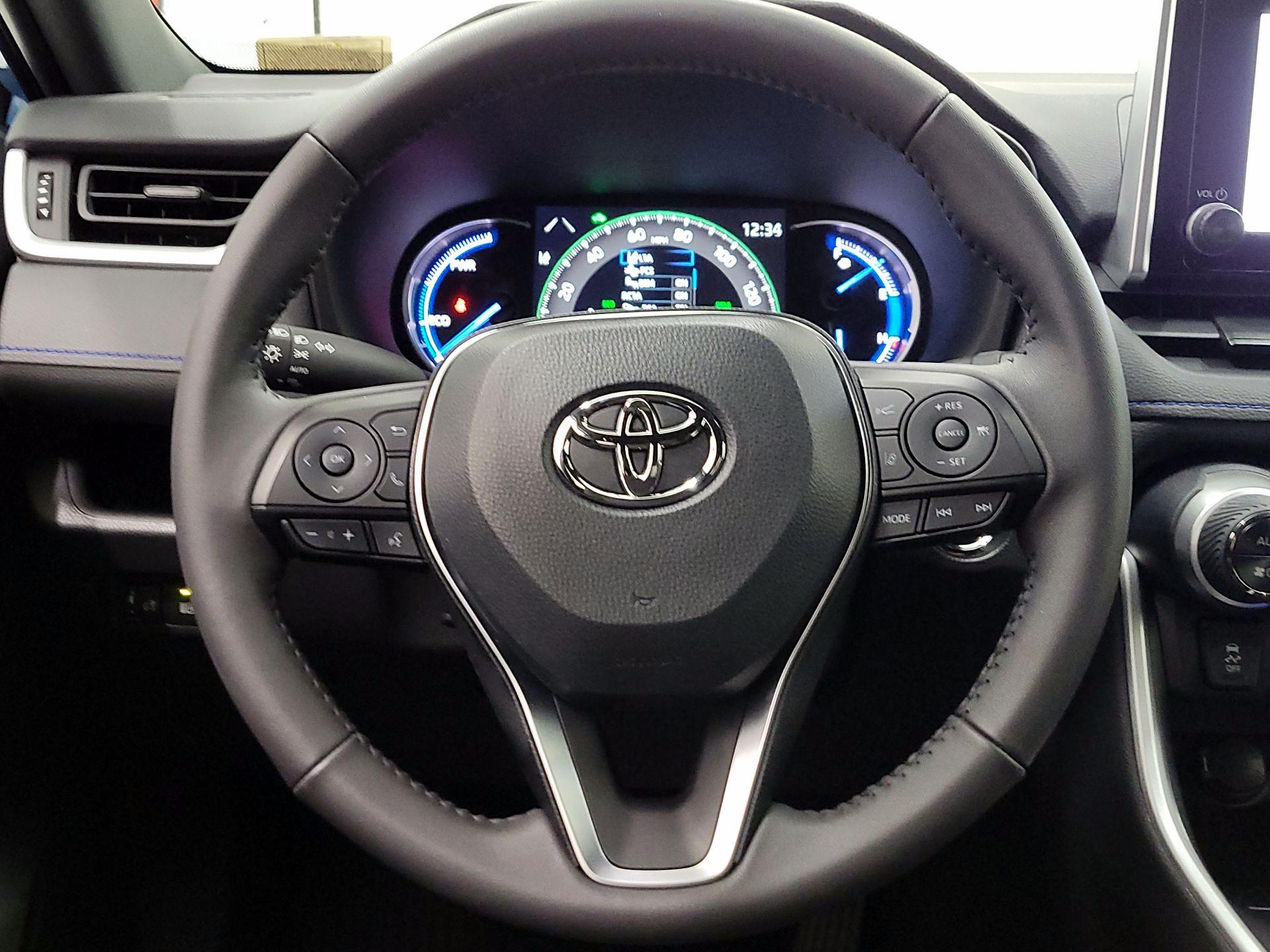 Thumbnail: 2025 Toyota RAV4 - 10