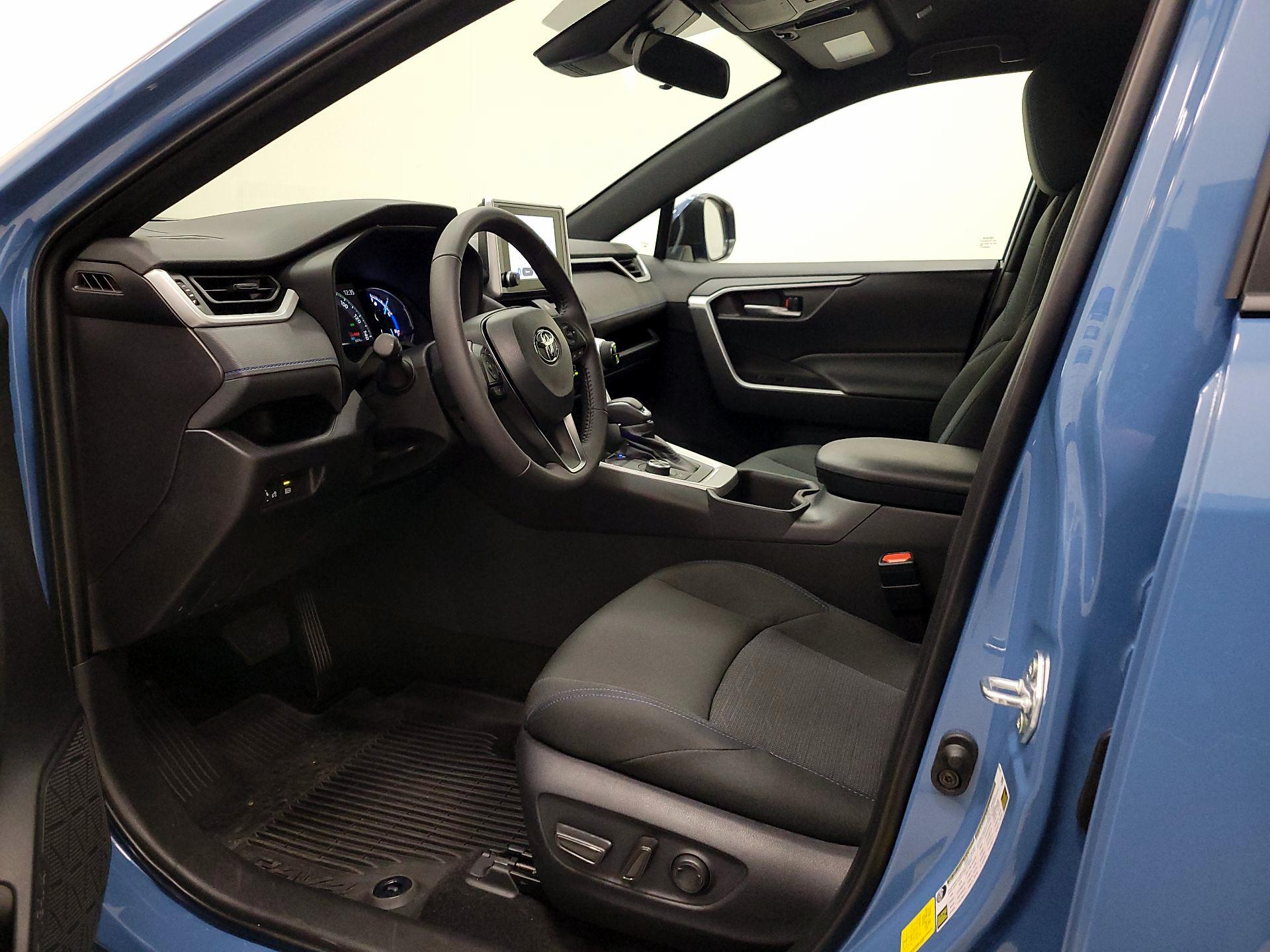 Thumbnail: 2025 Toyota RAV4 - 11