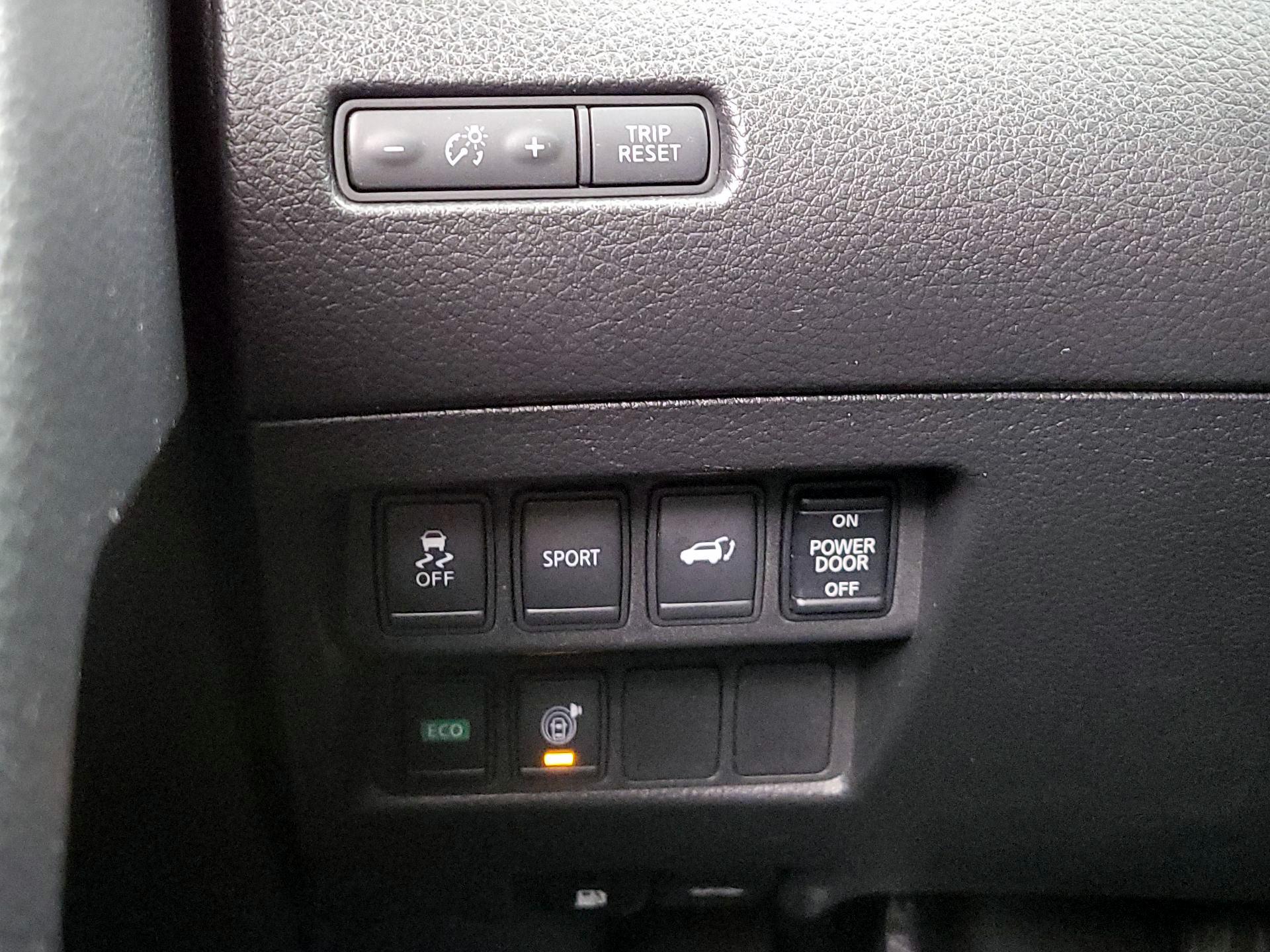 Thumbnail: 2016 Nissan Rogue - 13