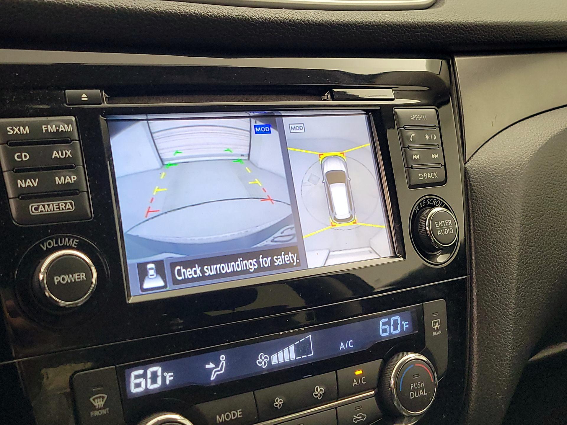 Thumbnail: 2016 Nissan Rogue - 15