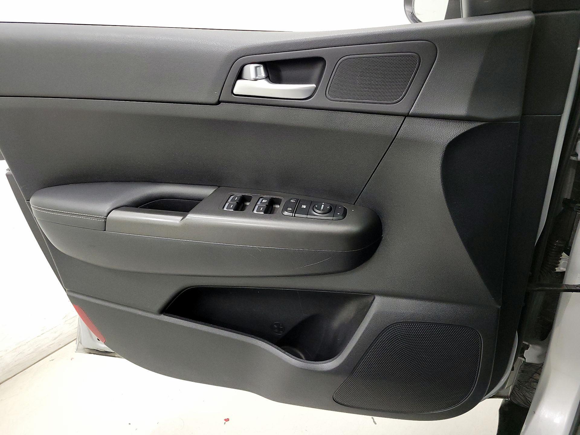 Thumbnail: 2017 Kia Sportage - 12