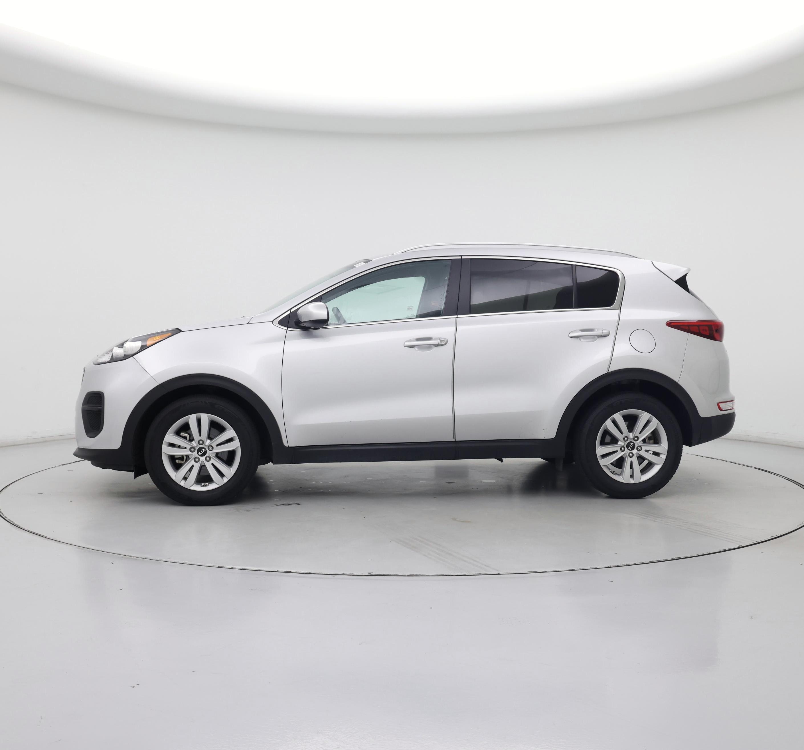 Thumbnail: 2017 Kia Sportage - 3