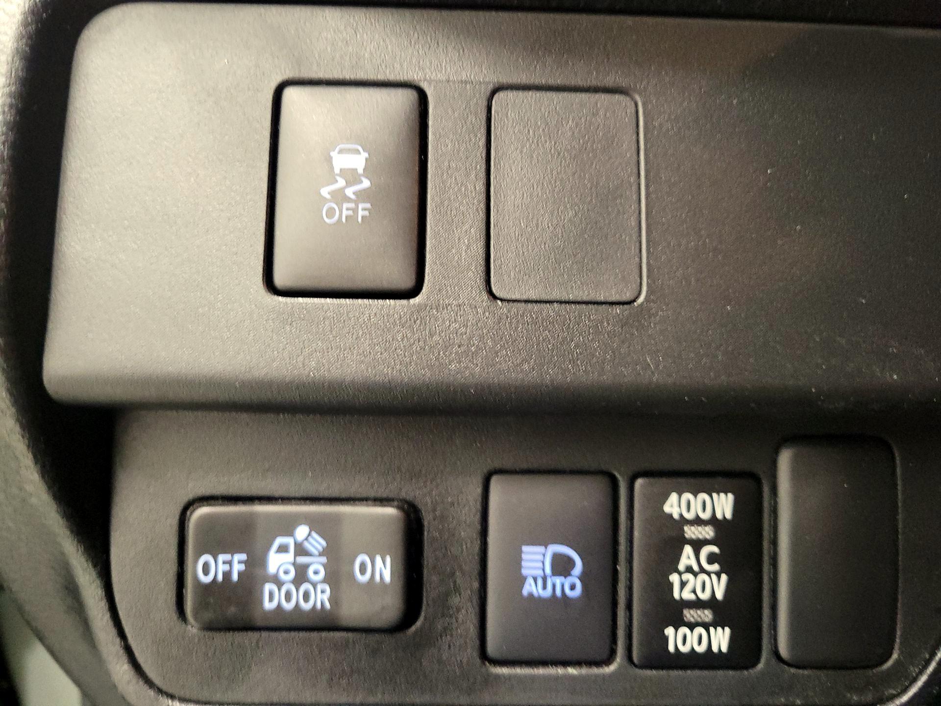 Thumbnail: 2023 Toyota Tacoma - 13