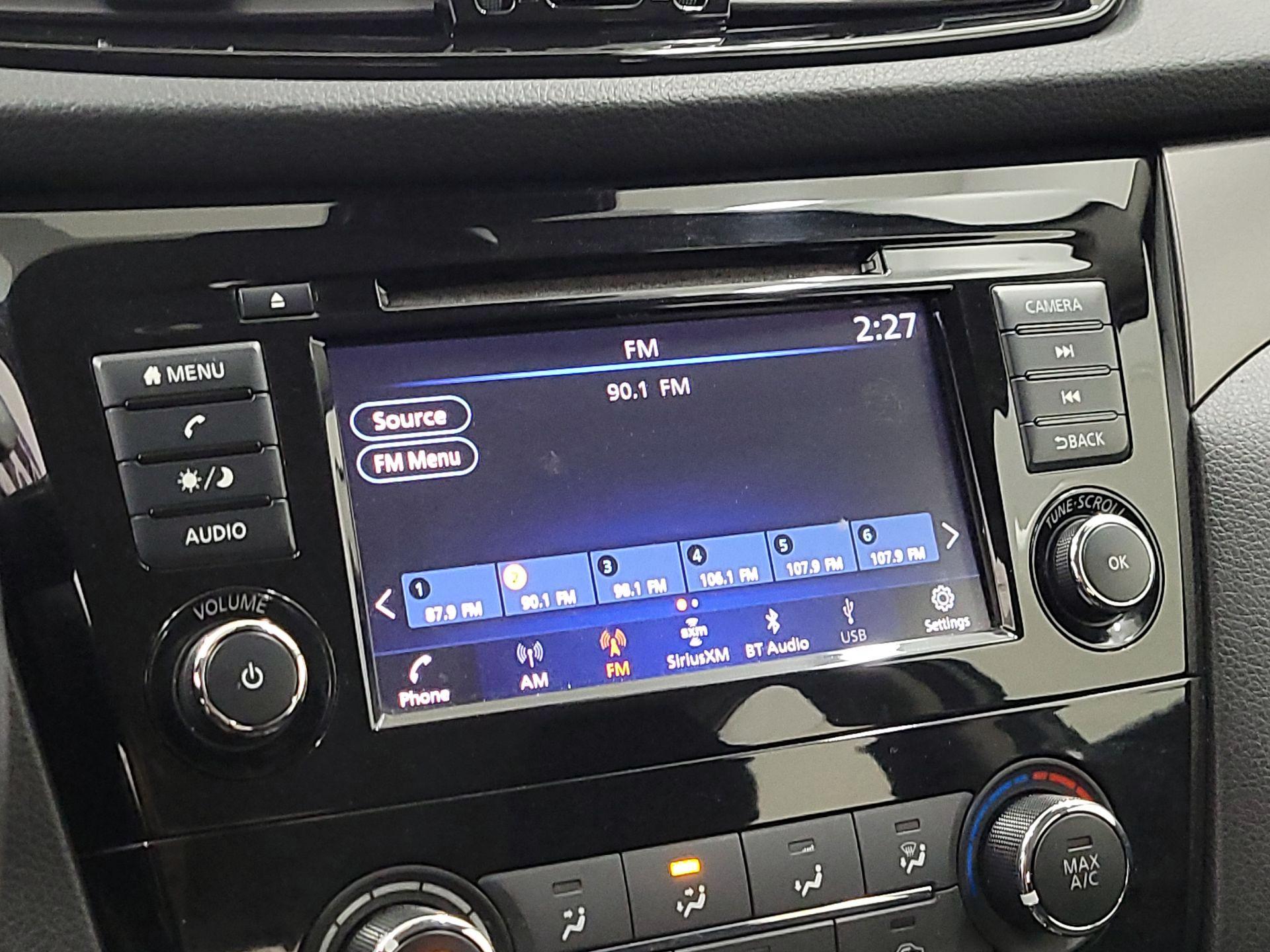 Thumbnail: 2021 Nissan Rogue Sport - 15