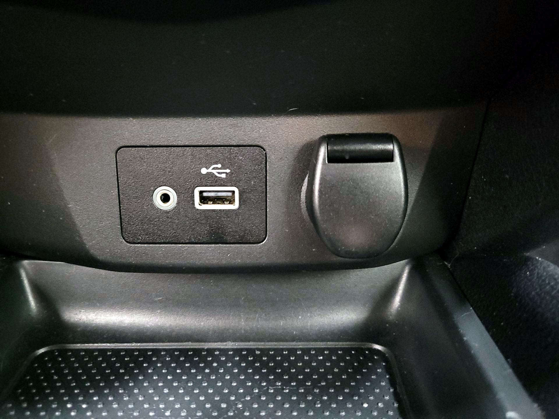 Thumbnail: 2021 Nissan Rogue Sport - 18