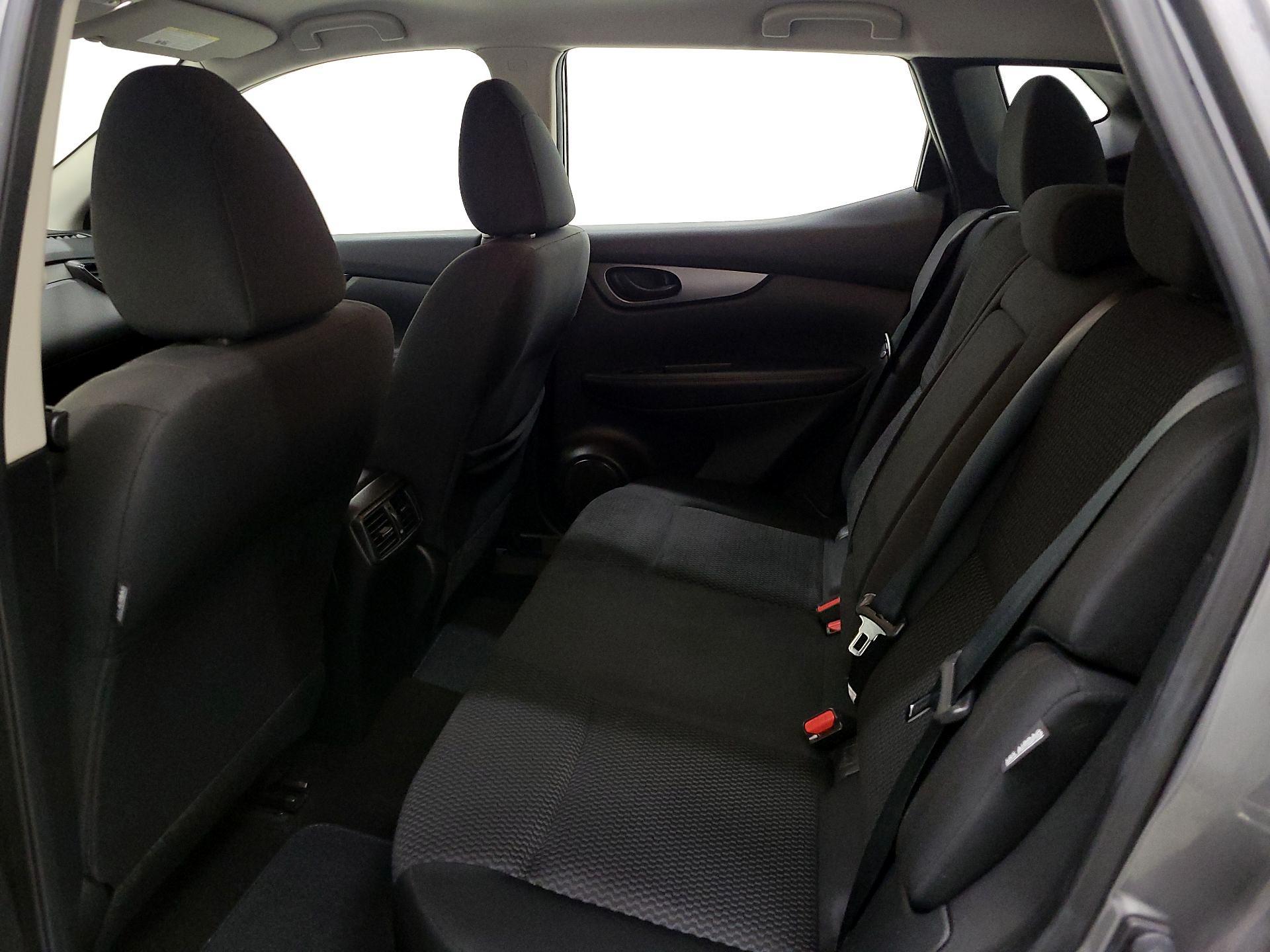 Thumbnail: 2021 Nissan Rogue Sport - 19