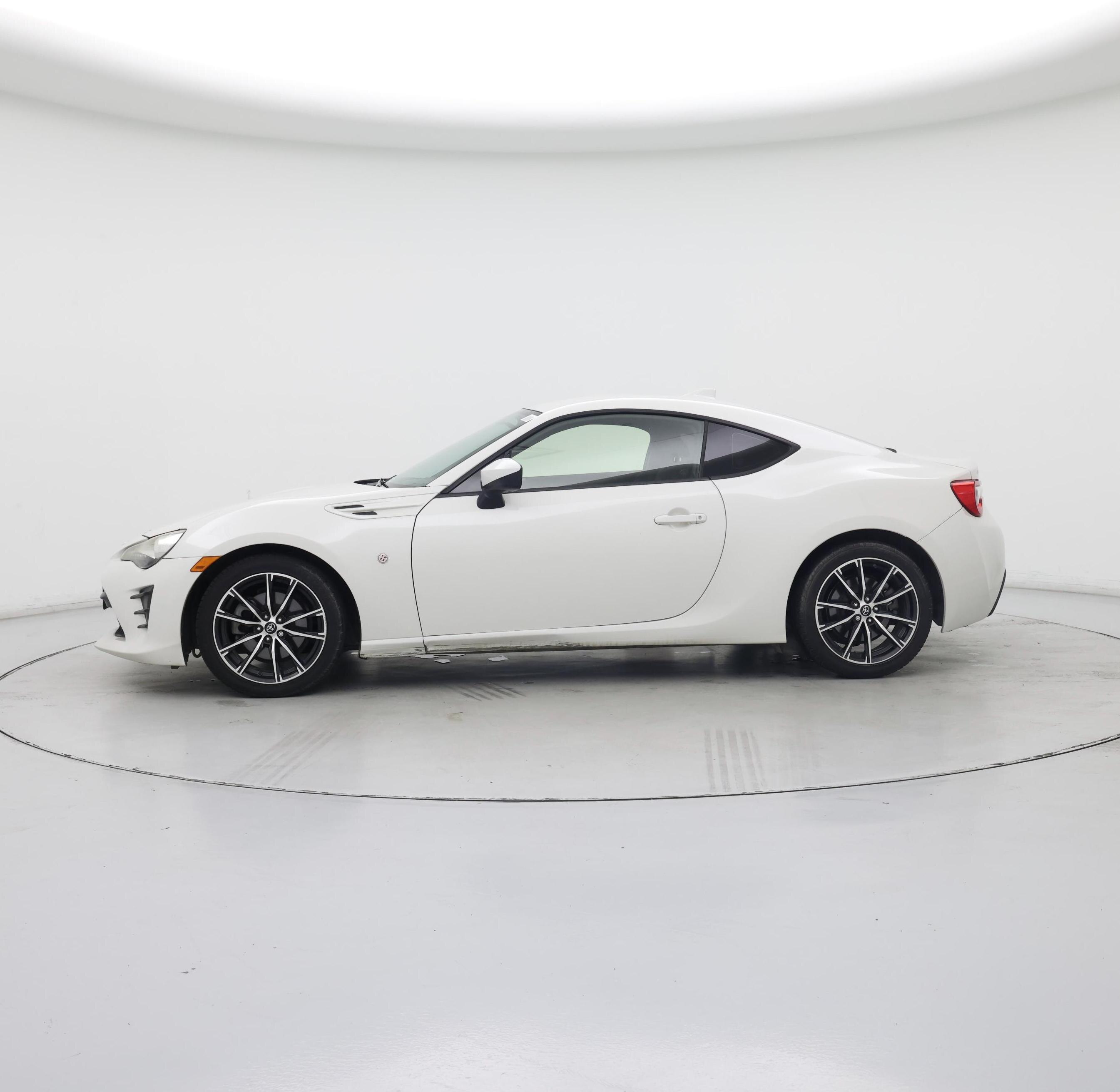 Thumbnail: 2017 Toyota 86 - 3