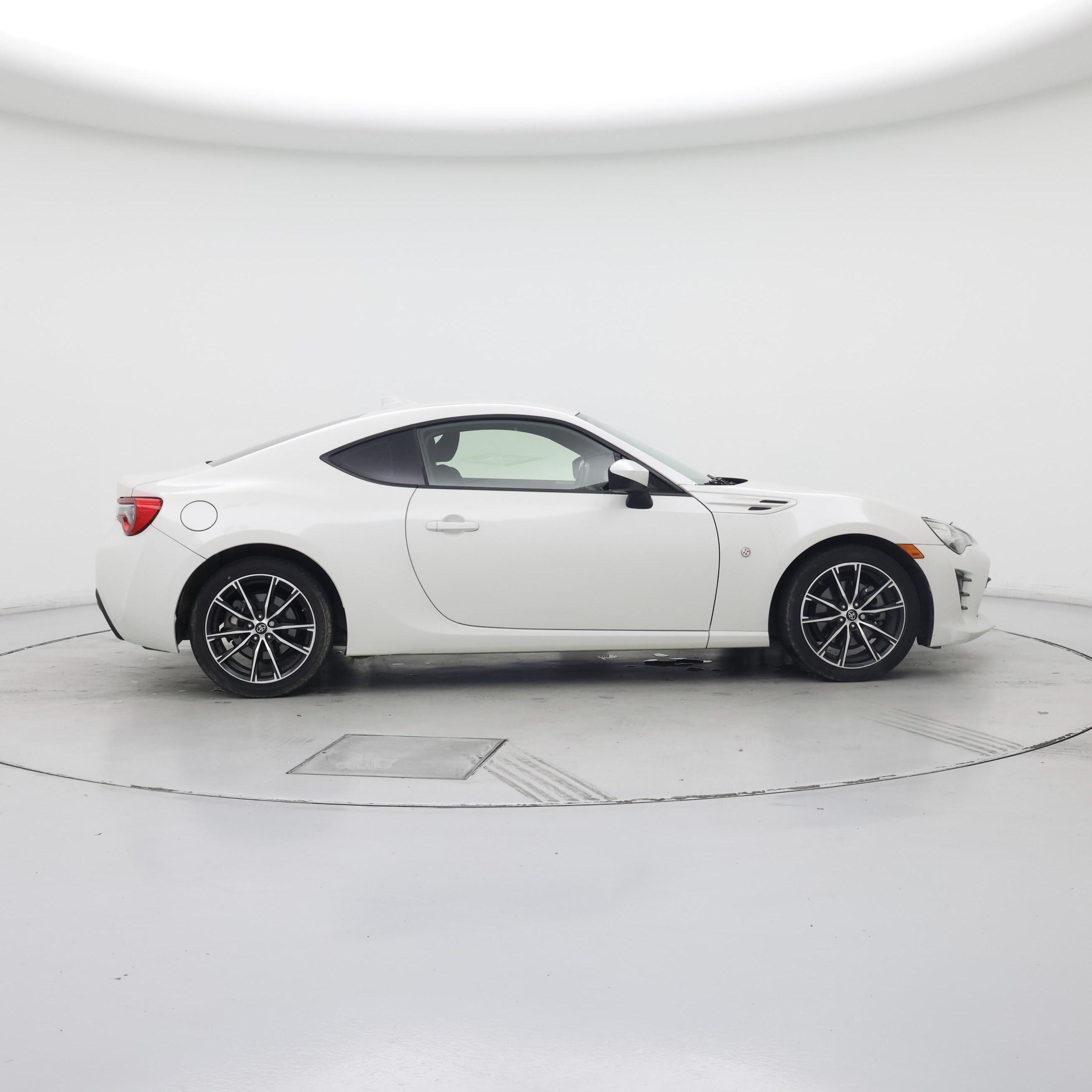 Thumbnail: 2017 Toyota 86 - 7