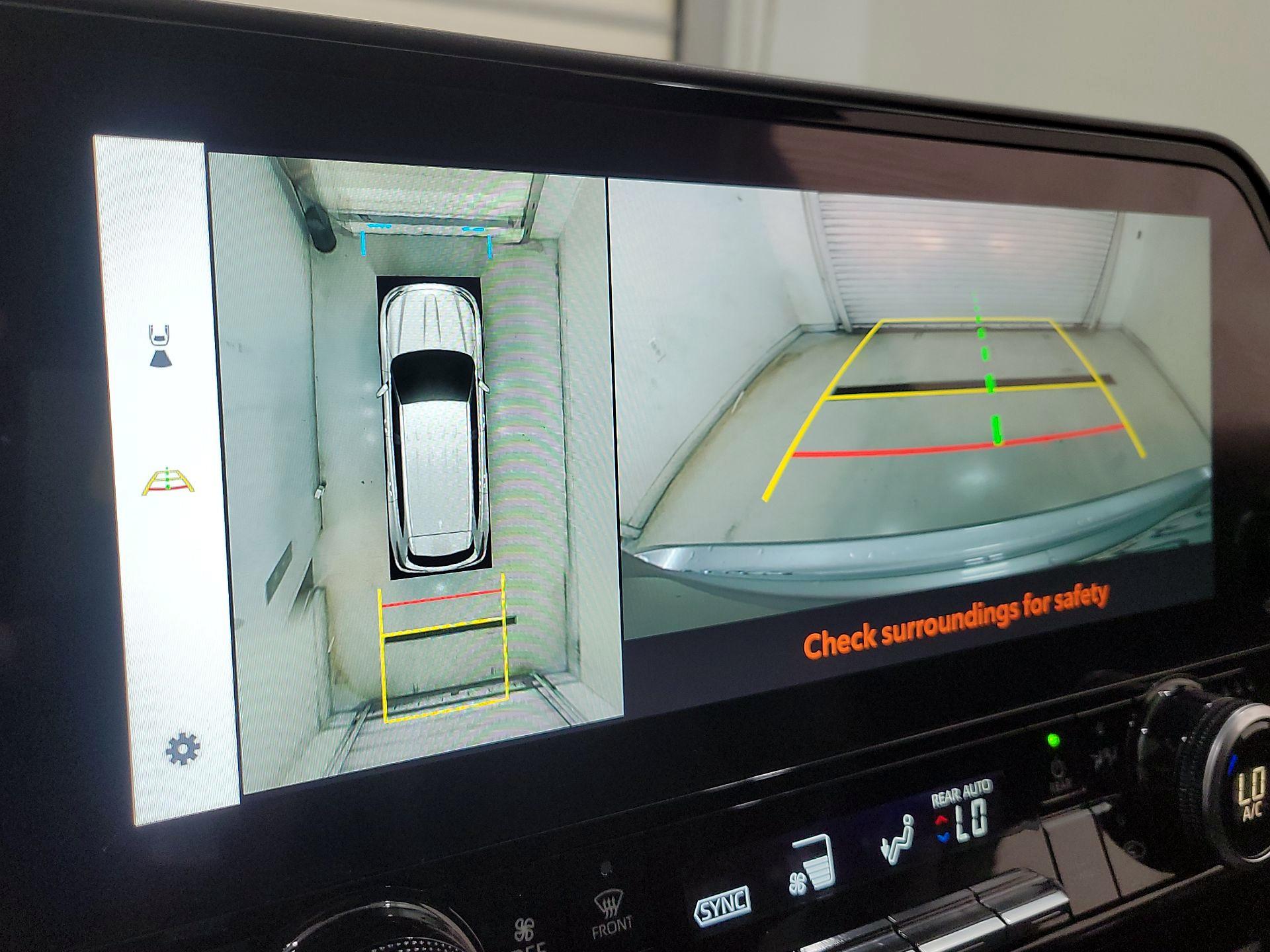 Thumbnail: 2023 Toyota Highlander - 14