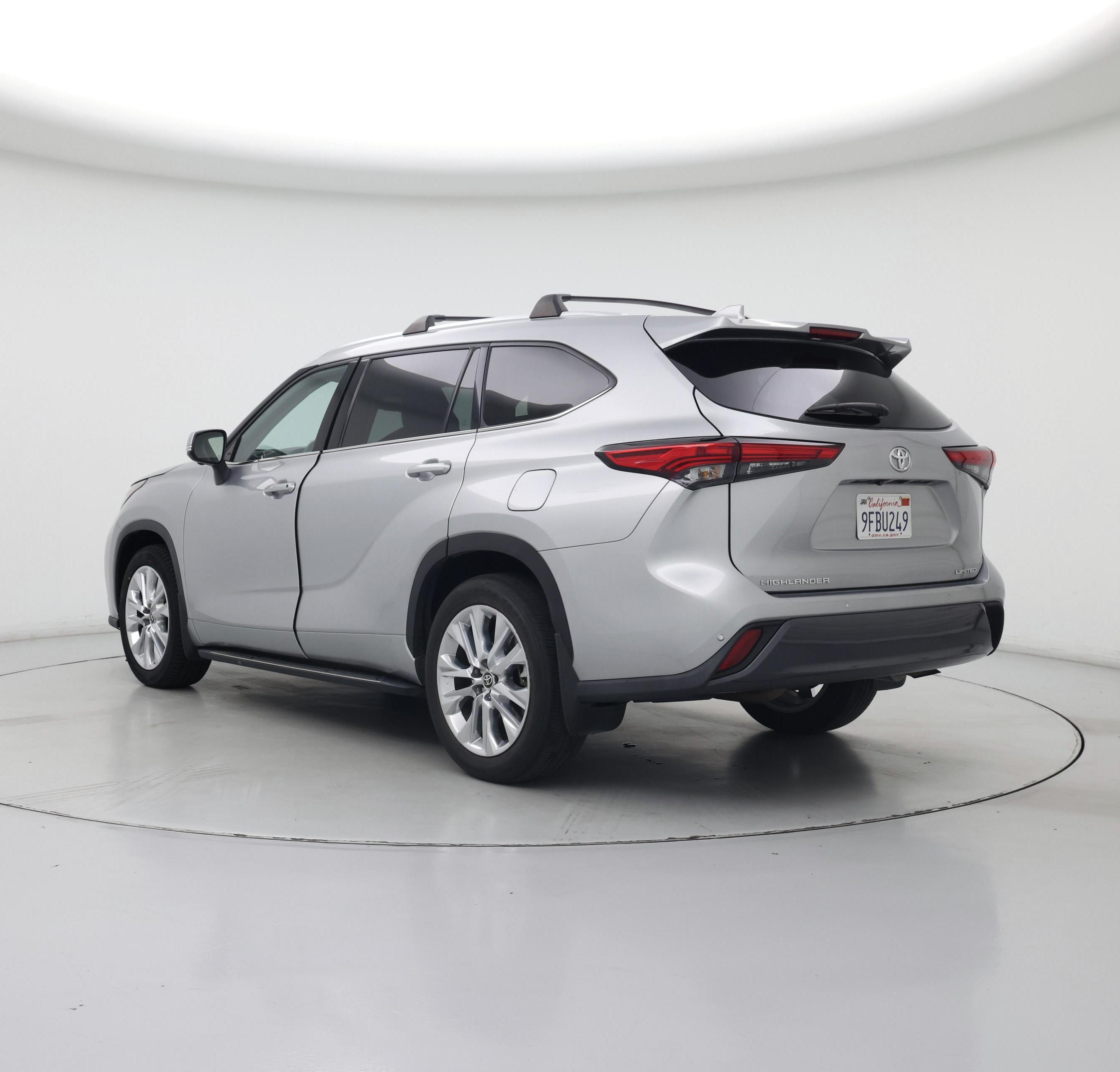 Thumbnail: 2023 Toyota Highlander - 2