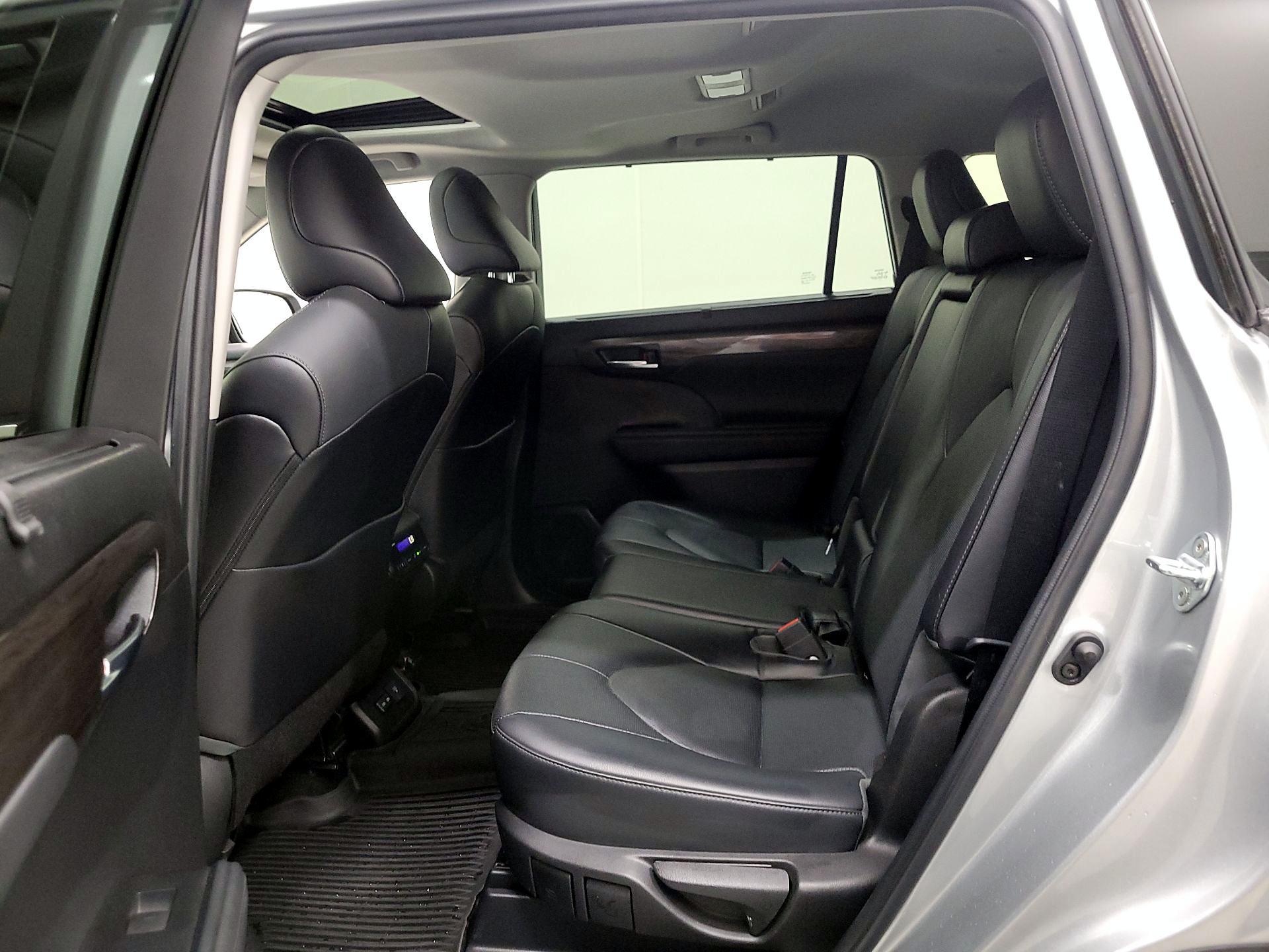 Thumbnail: 2023 Toyota Highlander - 20