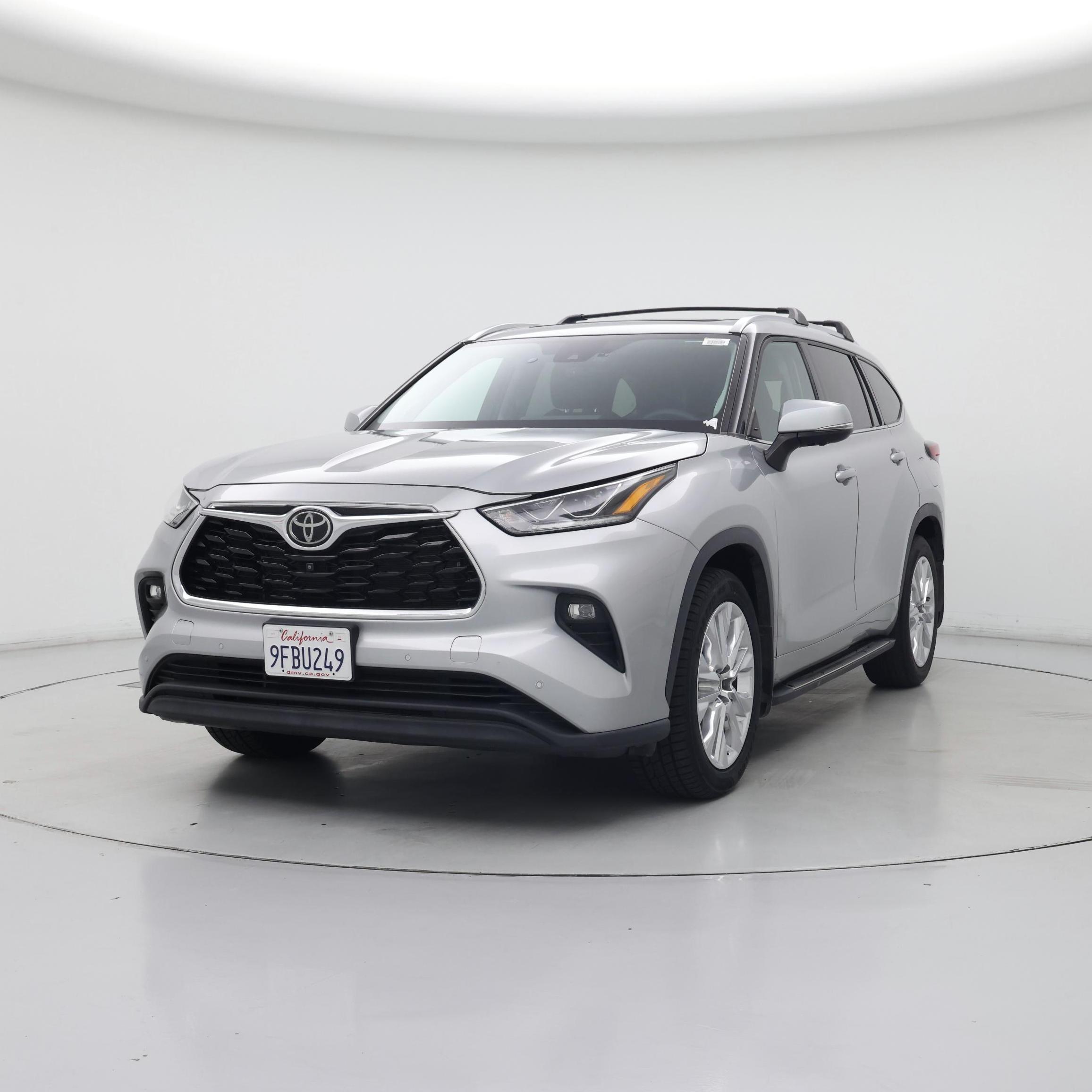 Thumbnail: 2023 Toyota Highlander - 4