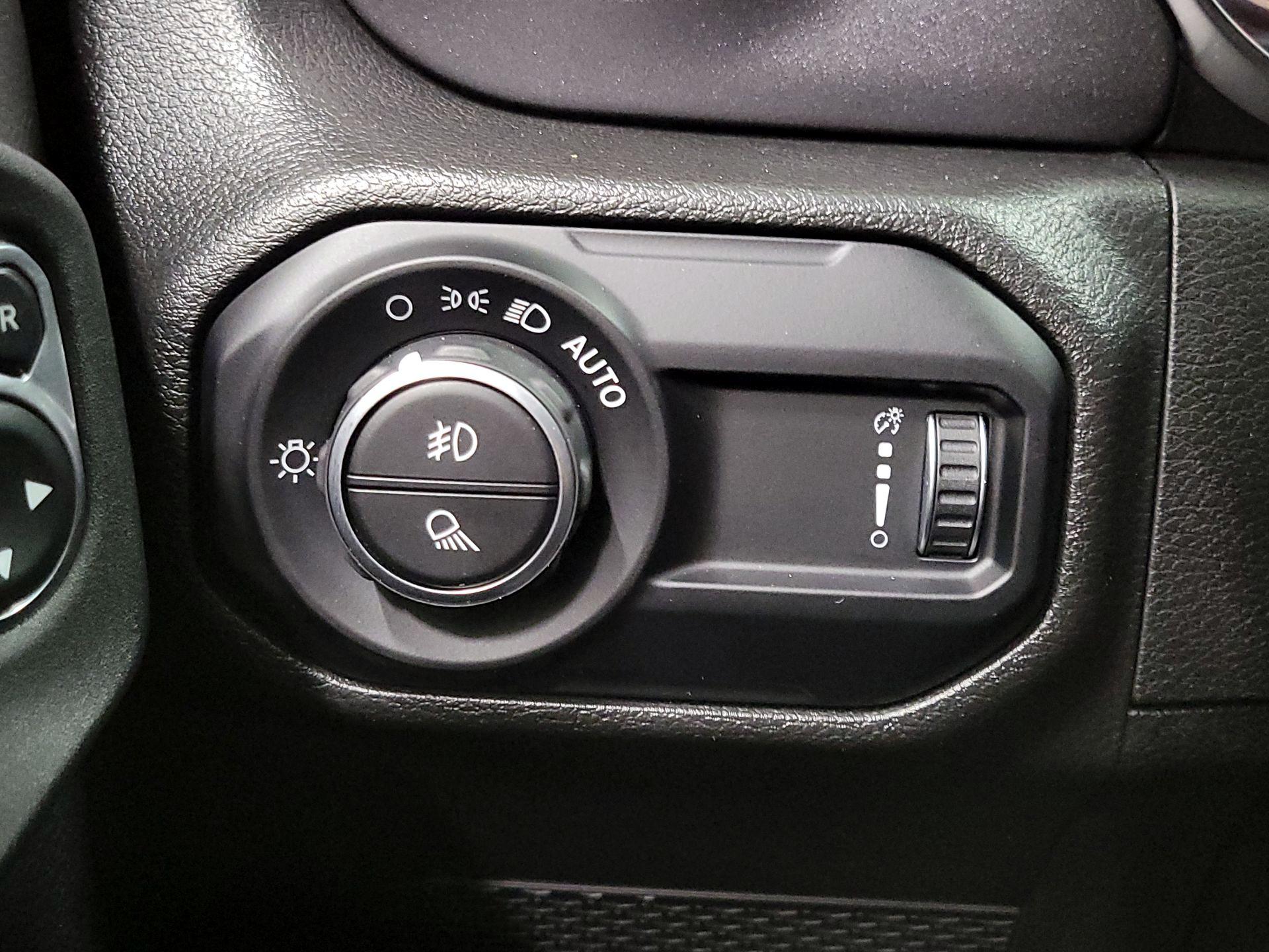 Thumbnail: 2023 Jeep Gladiator - 13