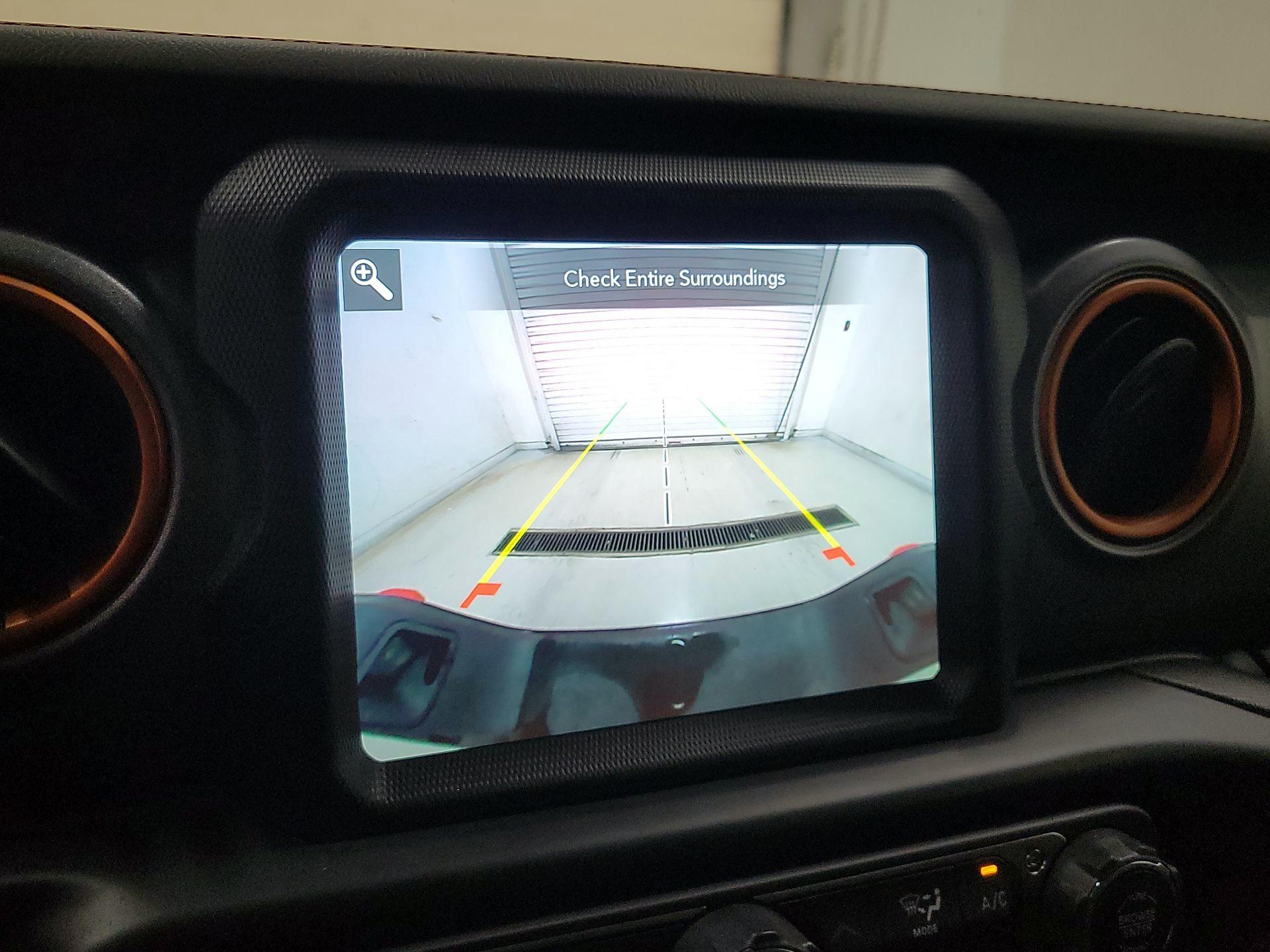 Thumbnail: 2023 Jeep Gladiator - 15