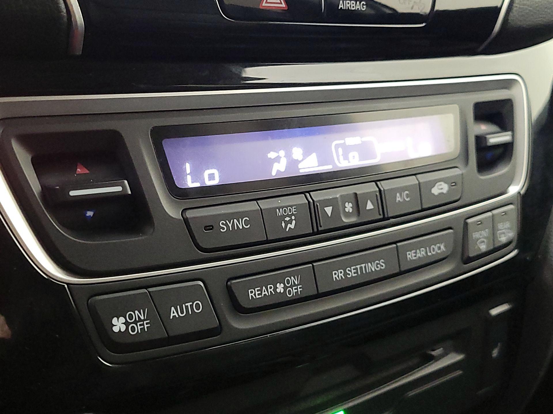 Thumbnail: 2020 Honda Pilot - 16