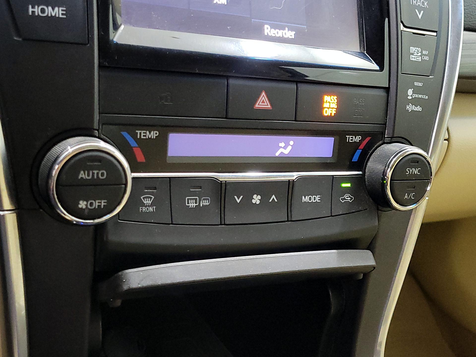 Thumbnail: 2015 Toyota Camry - 16