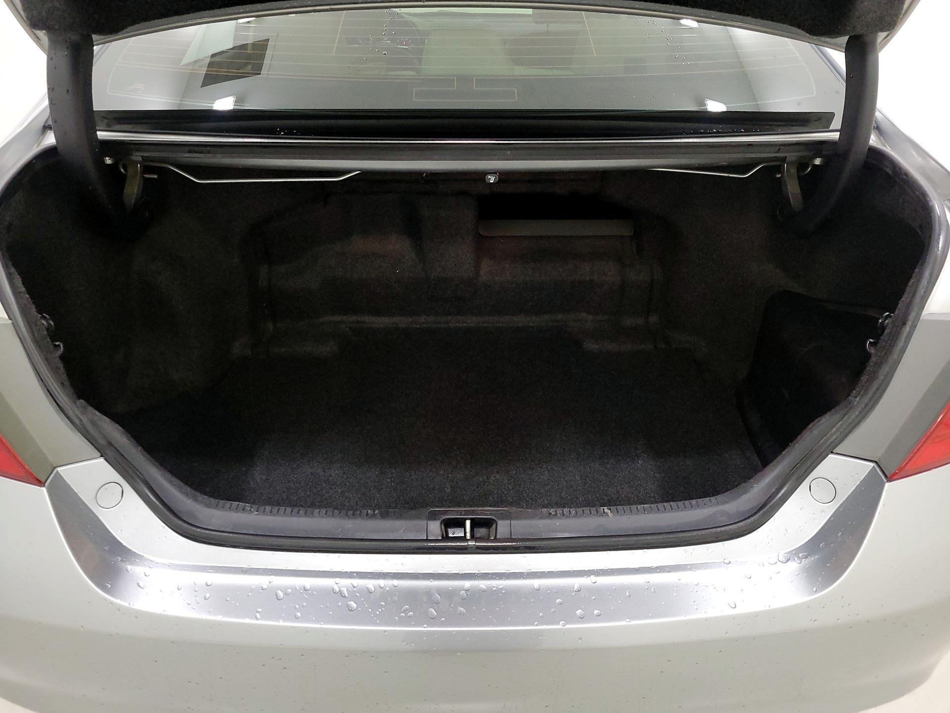 Thumbnail: 2015 Toyota Camry - 20