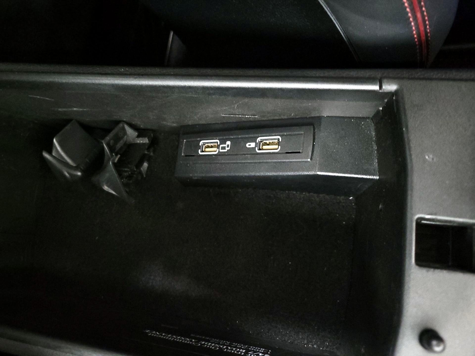 Thumbnail: 2017 Mercedes-Benz SLC - 18