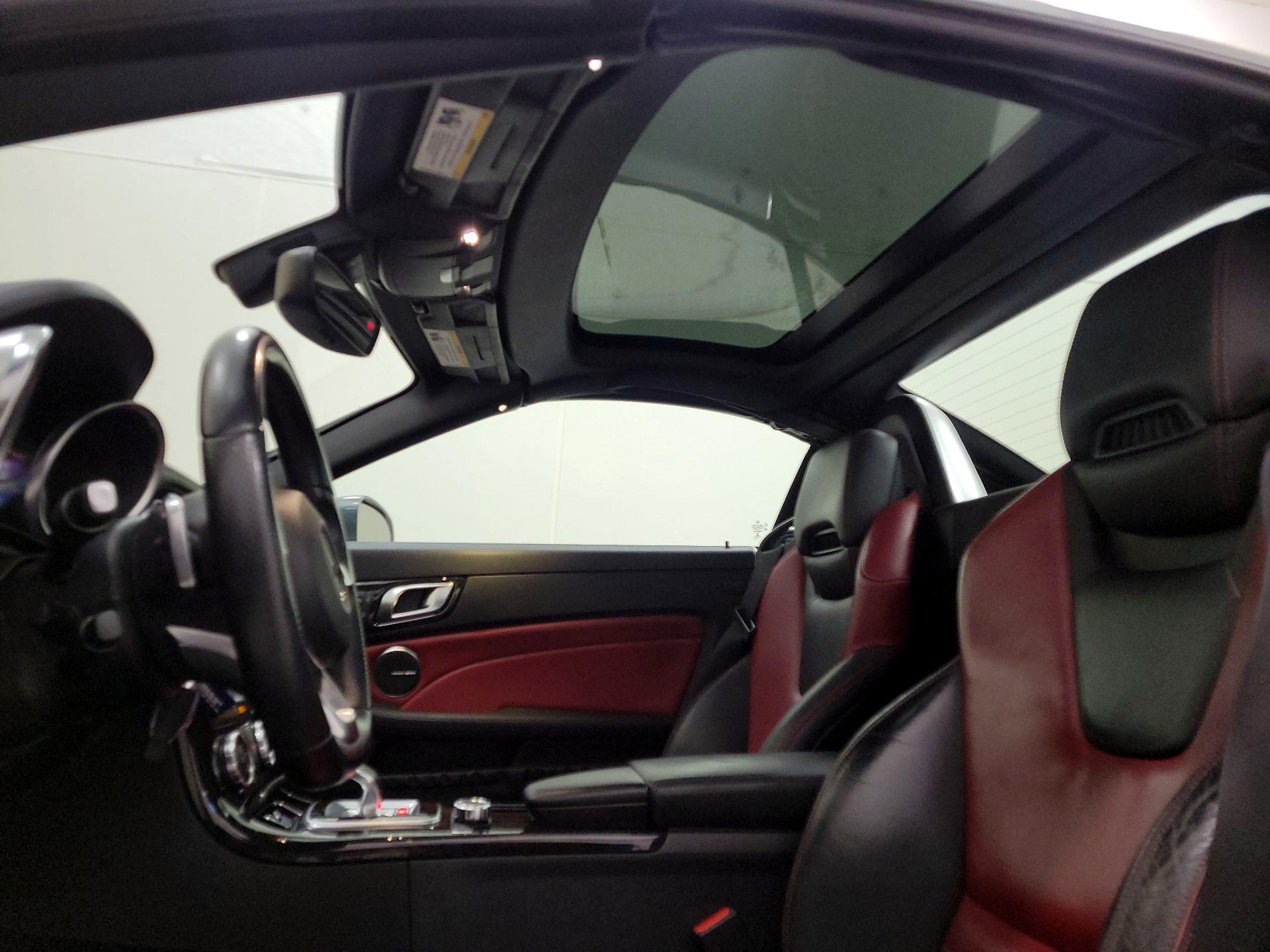 Thumbnail: 2017 Mercedes-Benz SLC - 19