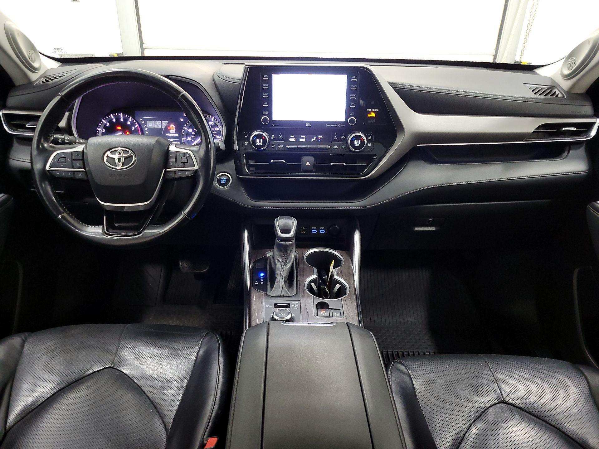 Thumbnail: 2022 Toyota Highlander - 9