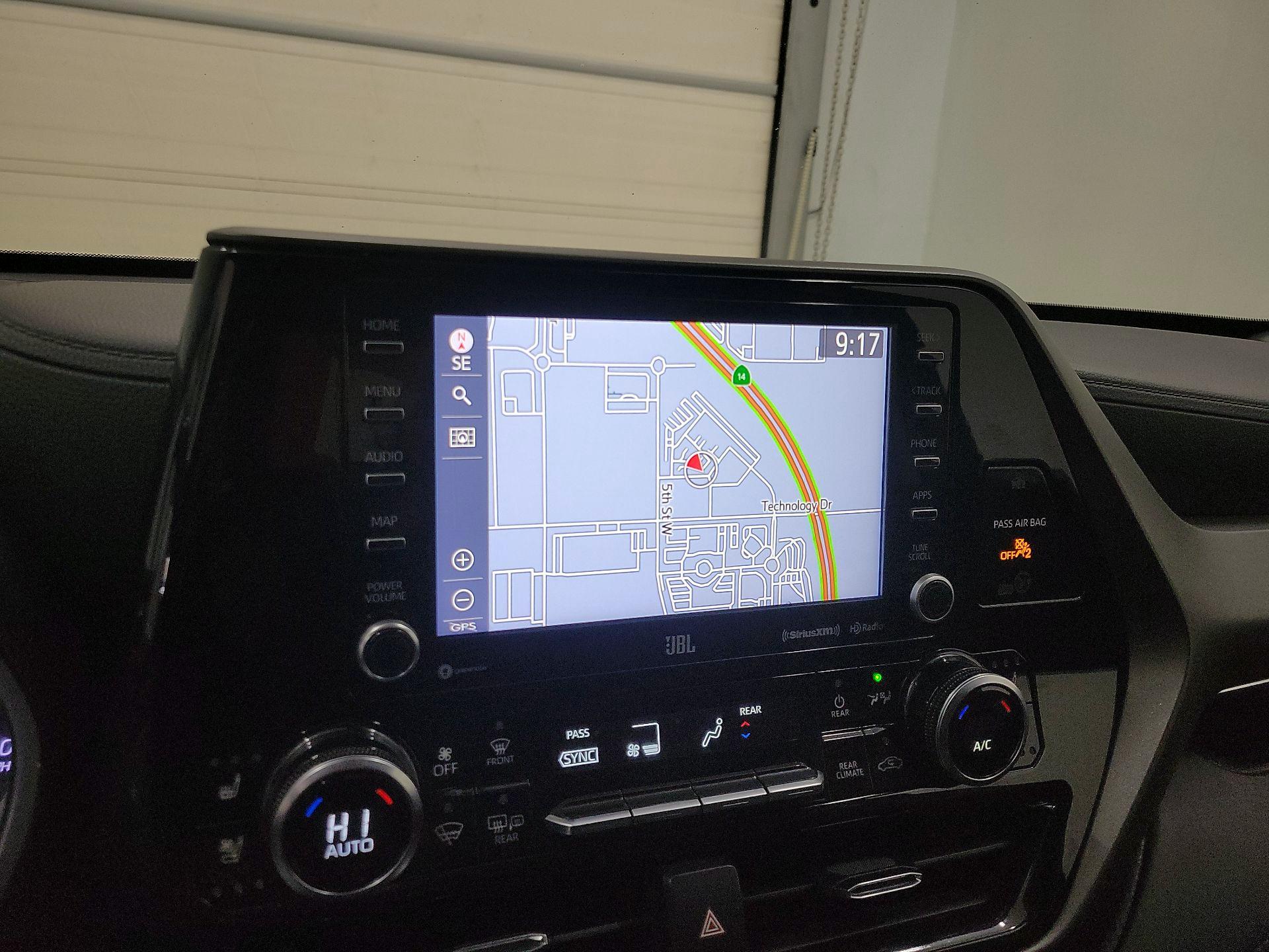 Thumbnail: 2022 Toyota Highlander - 14