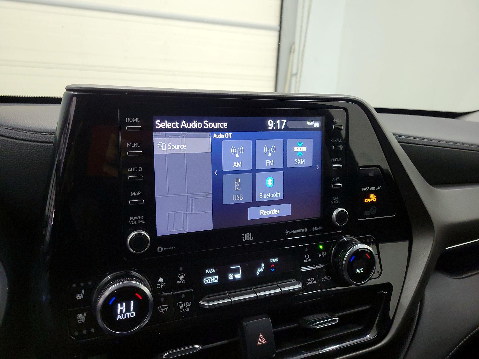 Thumbnail: 2022 Toyota Highlander - 16