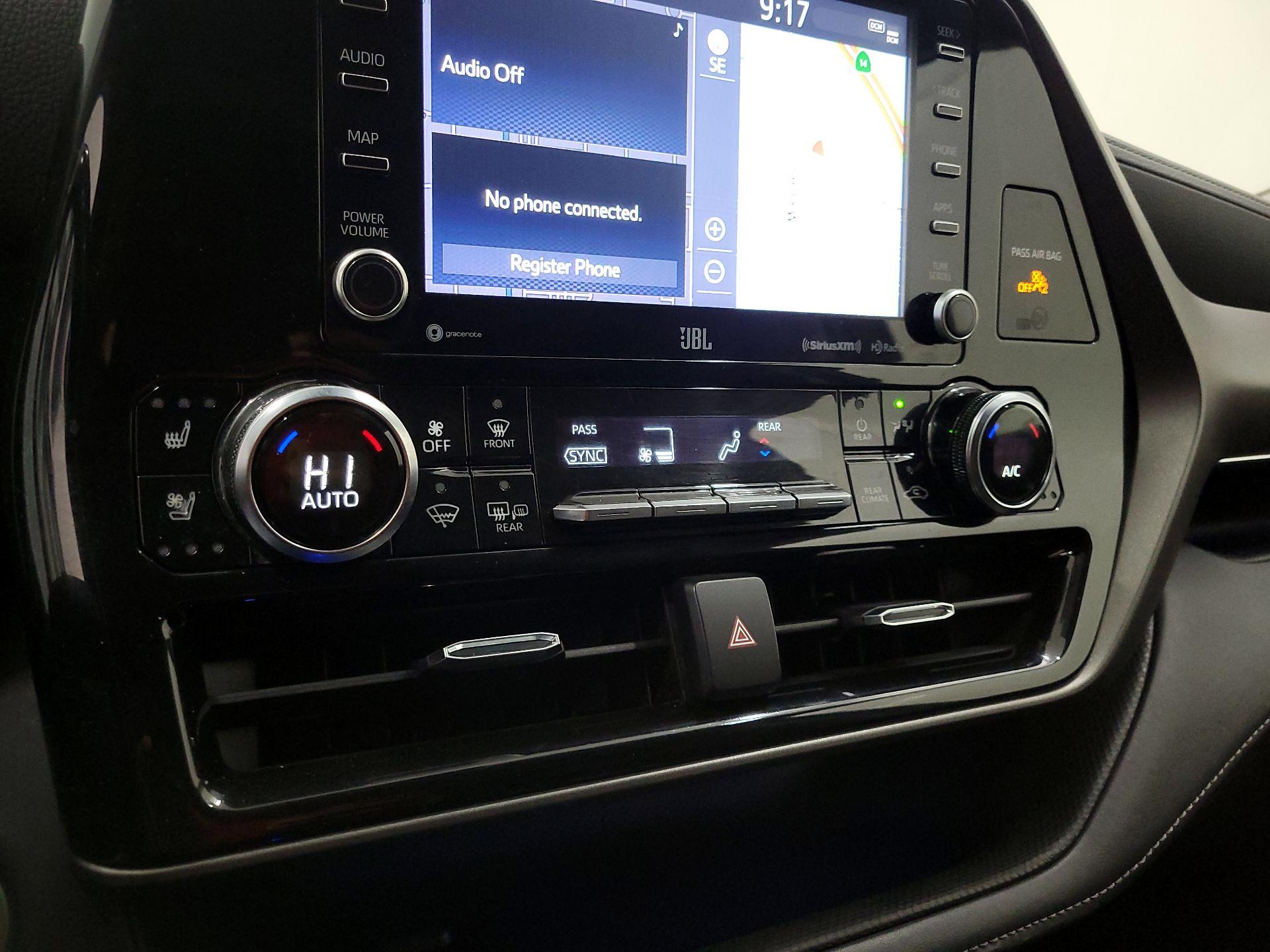 Thumbnail: 2022 Toyota Highlander - 17