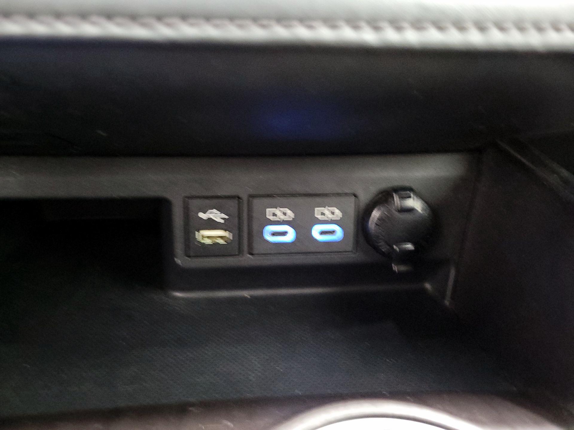 Thumbnail: 2022 Toyota Highlander - 19