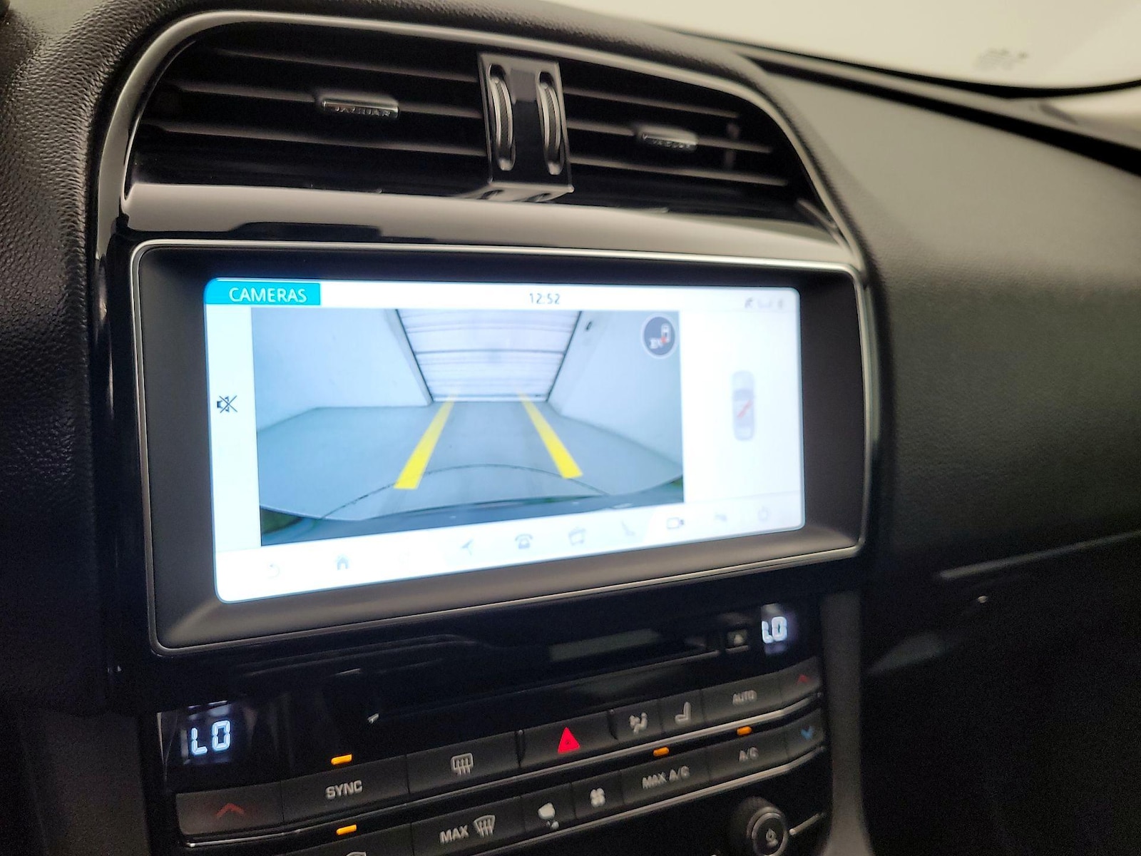 2018 Jaguar F-PACE Prestige - Photo 16