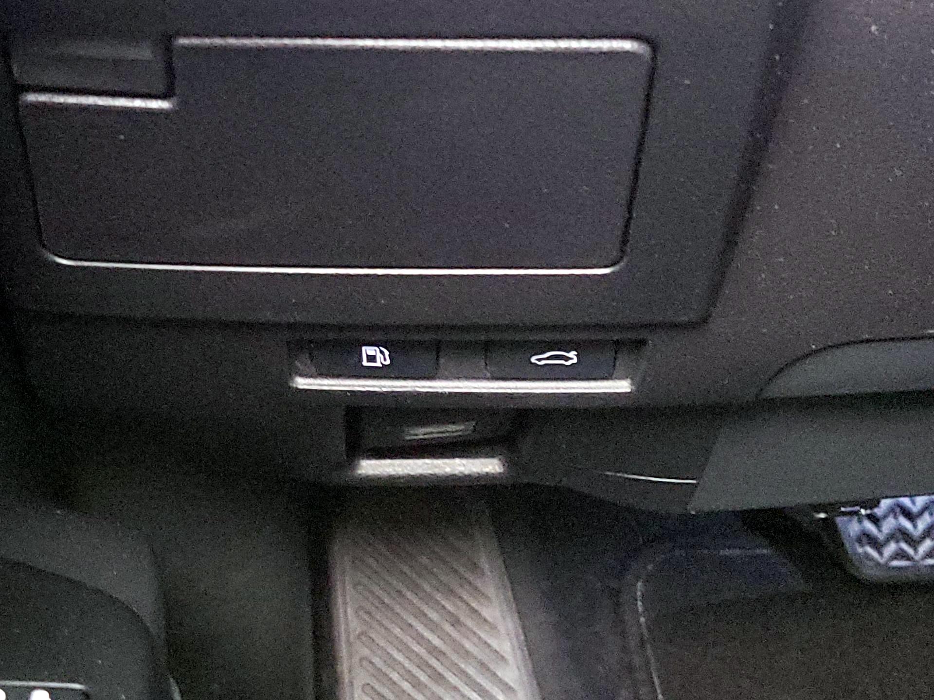 Thumbnail: 2021 Lexus ES - 13