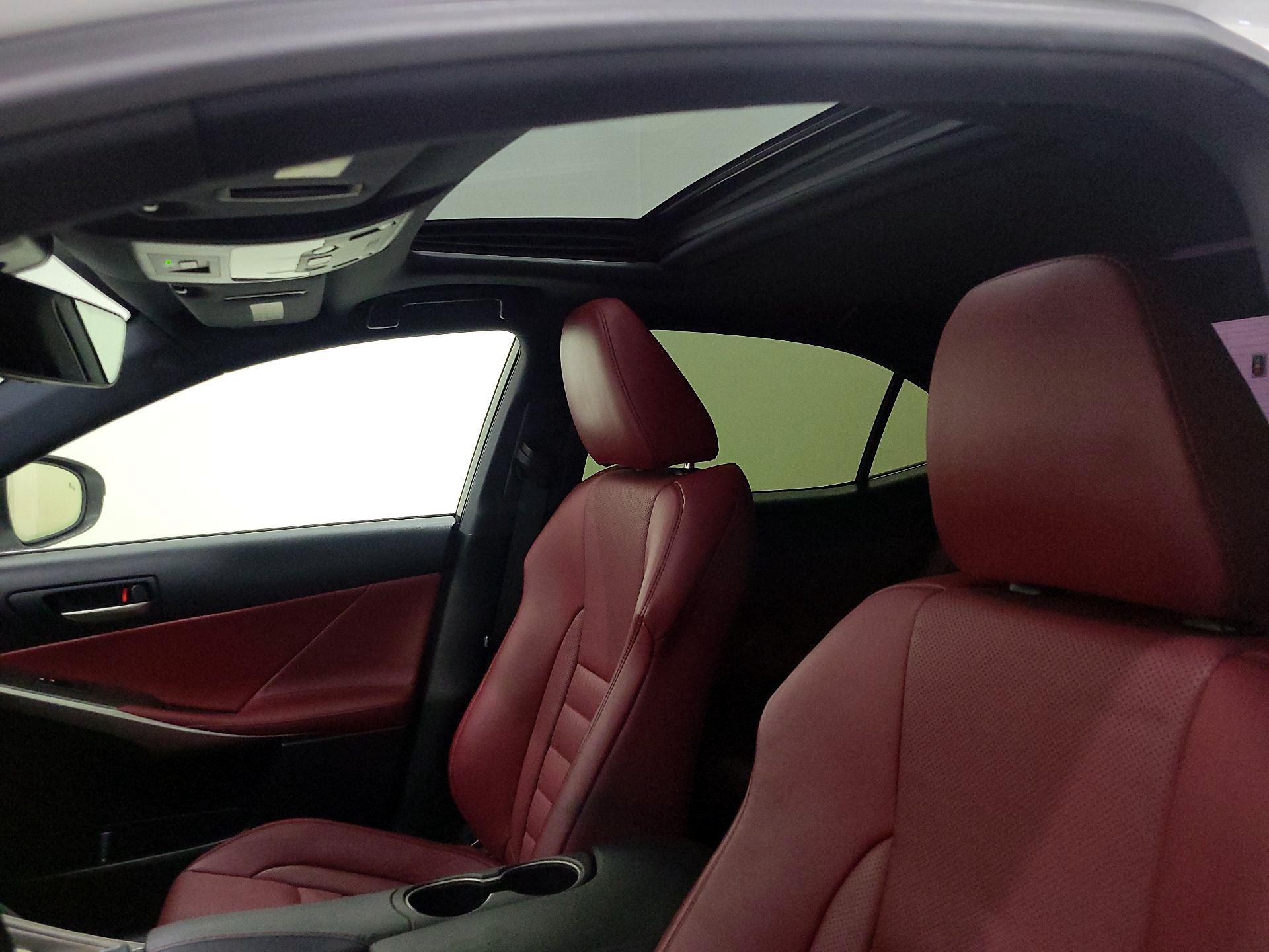 Thumbnail: 2017 Lexus IS - 20