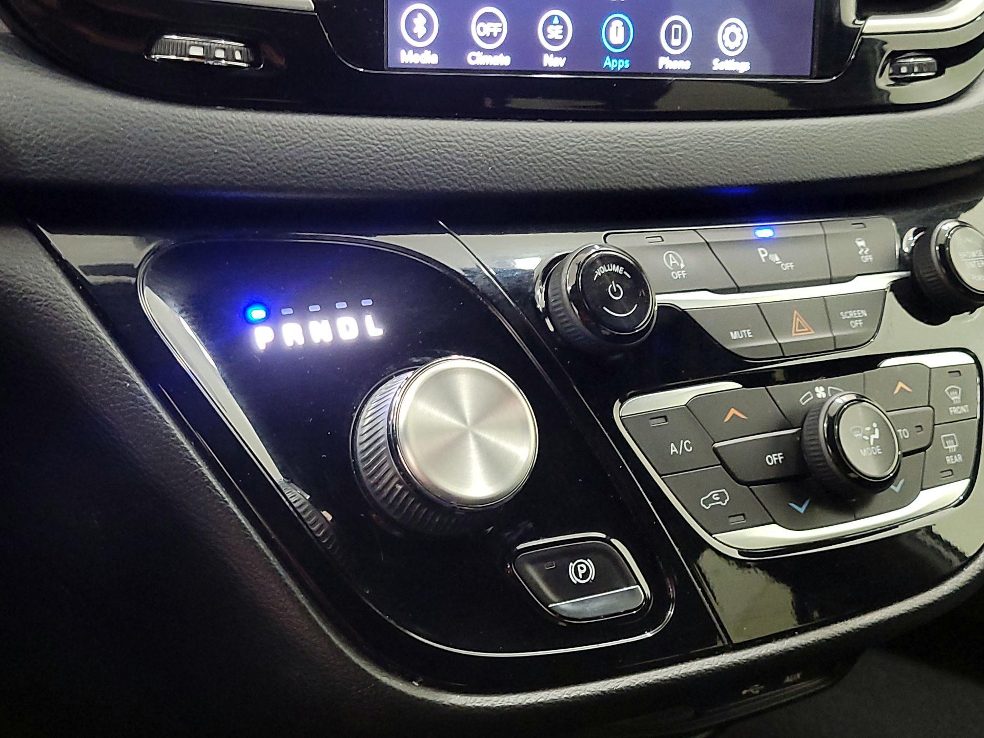 Thumbnail: 2020 Chrysler Pacifica - 18