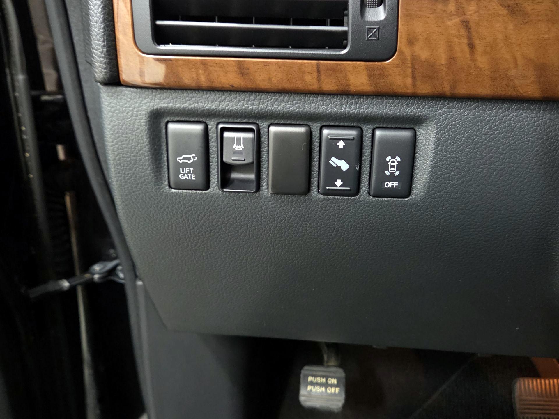 Thumbnail: 2014 Nissan Armada - 13