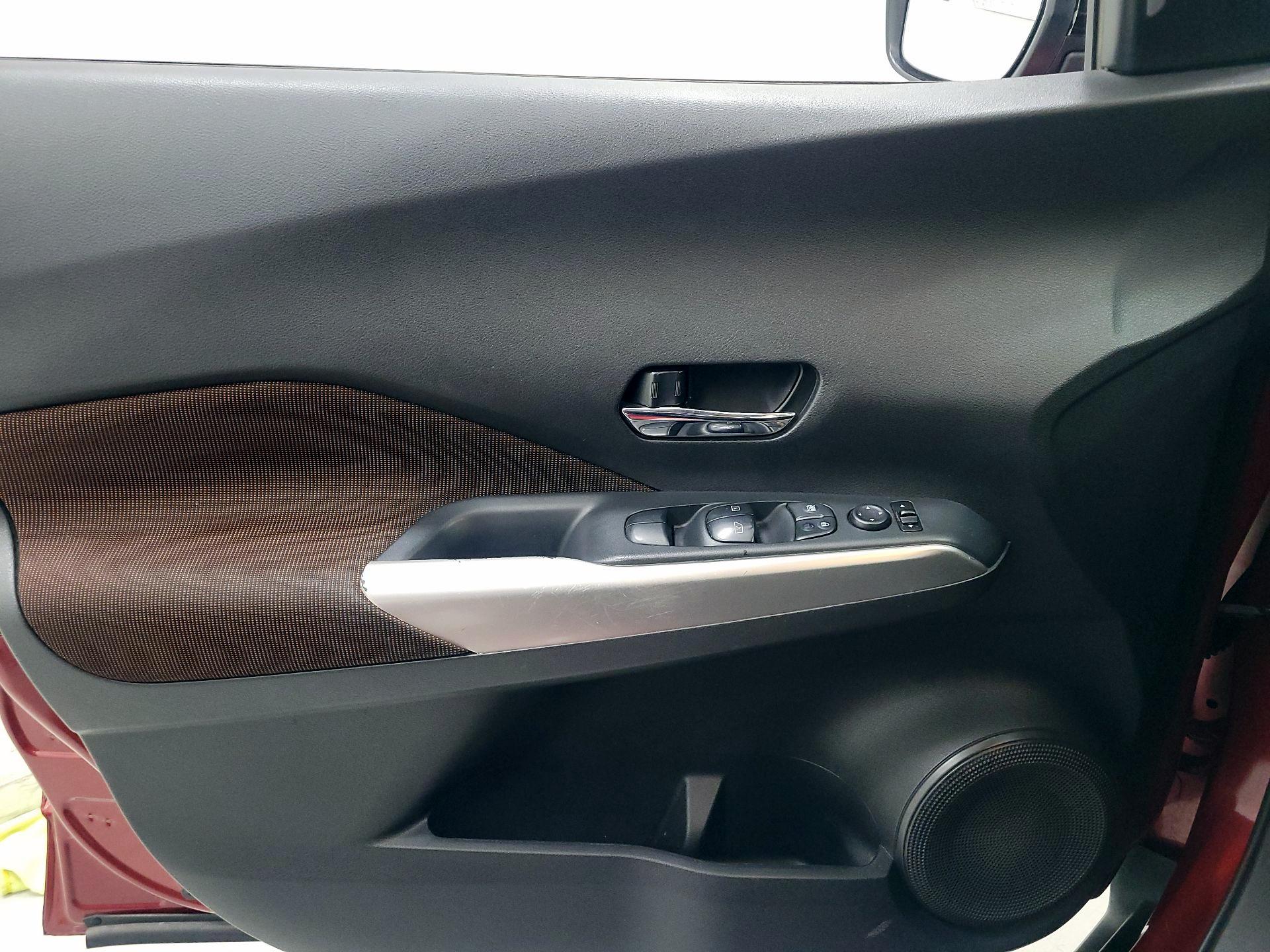 Thumbnail: 2019 Nissan Kicks - 12