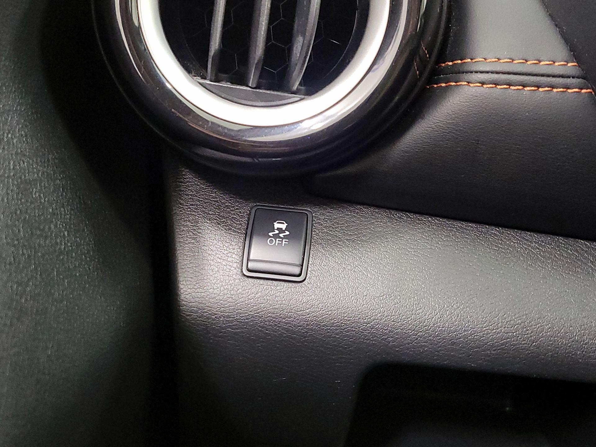 Thumbnail: 2019 Nissan Kicks - 13