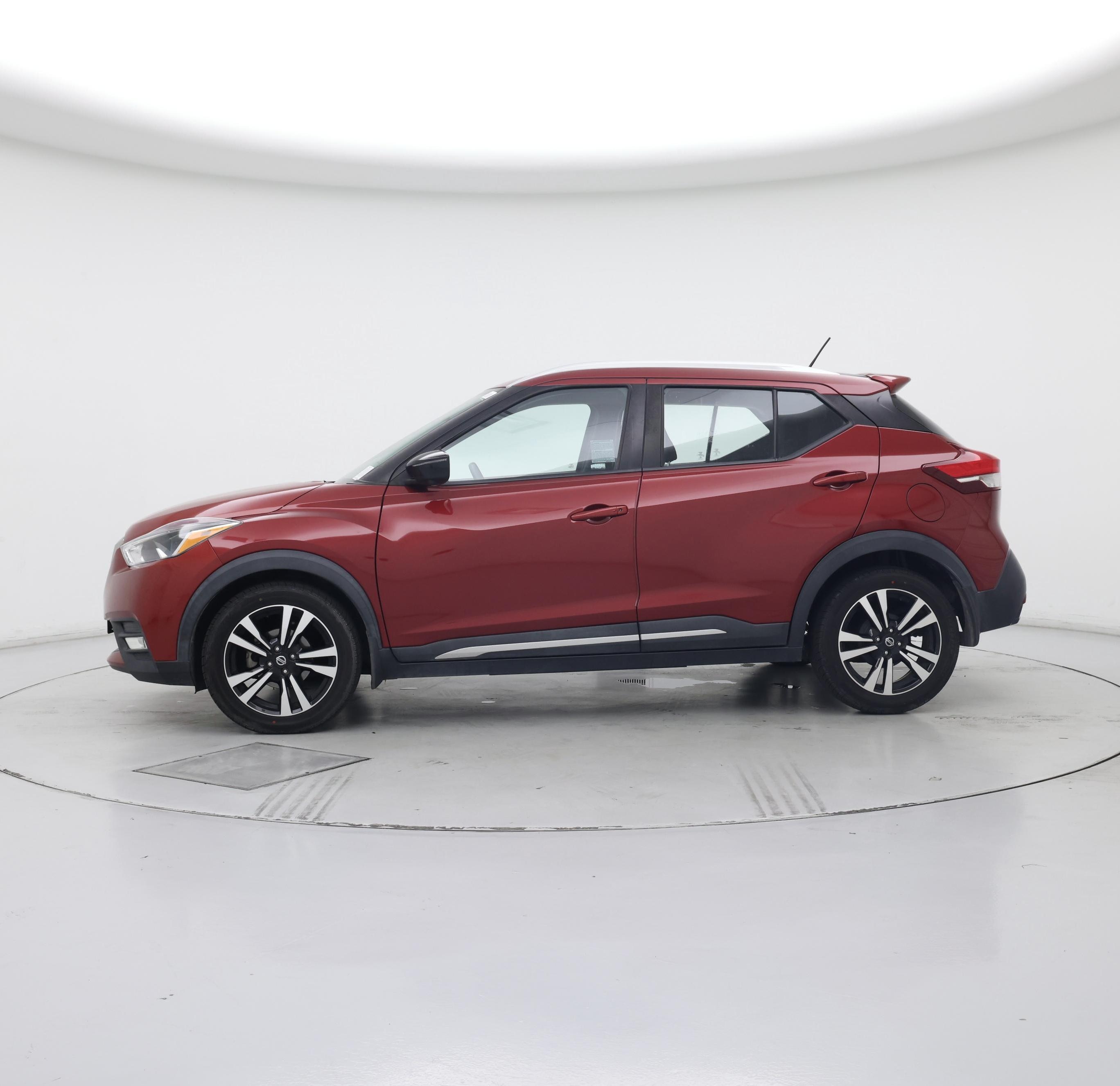 Thumbnail: 2019 Nissan Kicks - 3