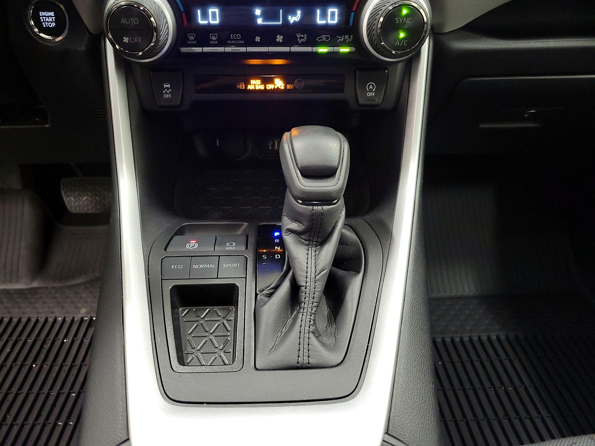 Thumbnail: 2024 Toyota RAV4 - 17