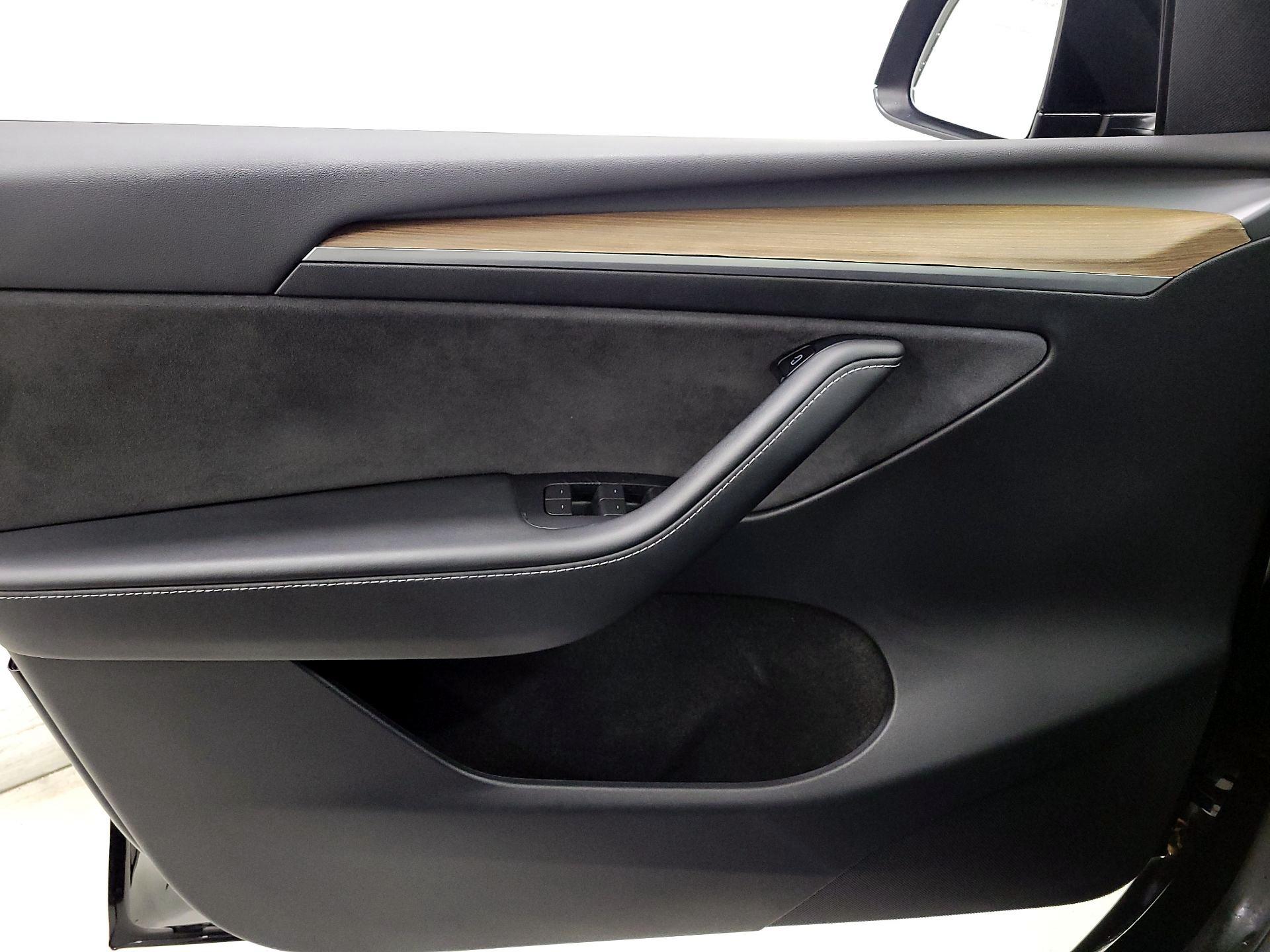 Thumbnail: 2023 Tesla Model Y - 12