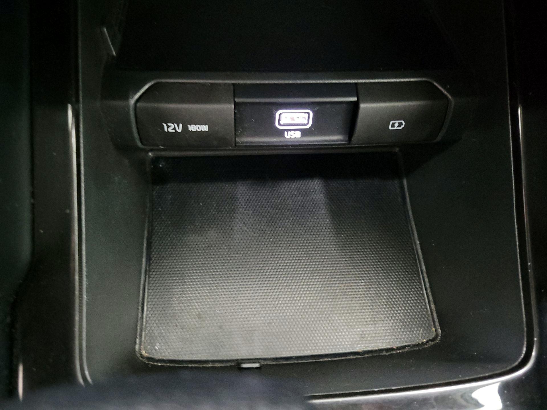 Thumbnail: 2020 Kia Telluride - 18