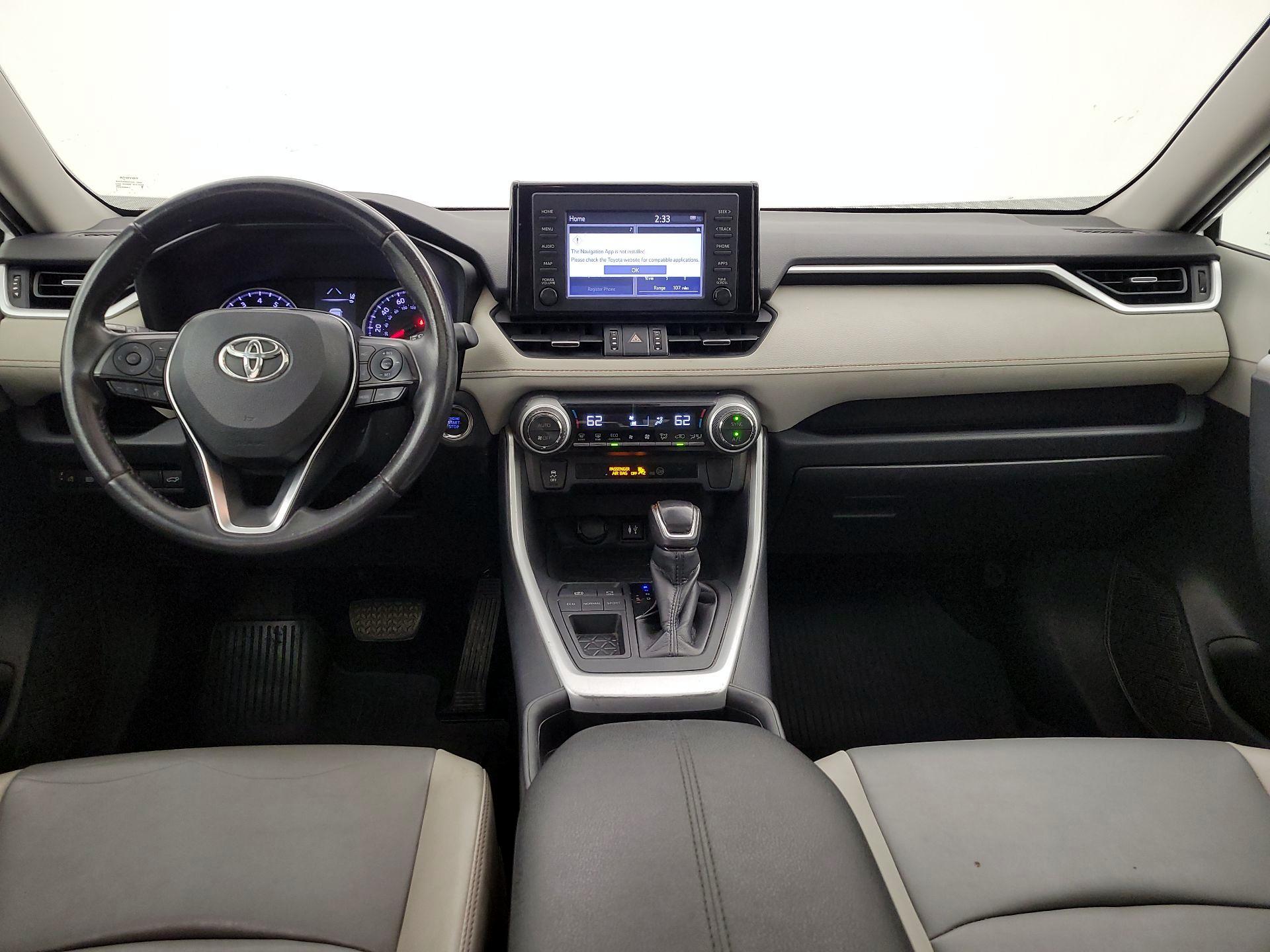 Thumbnail: 2019 Toyota RAV4 - 9