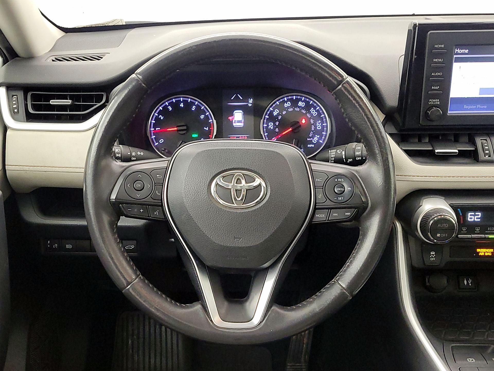 Thumbnail: 2019 Toyota RAV4 - 10