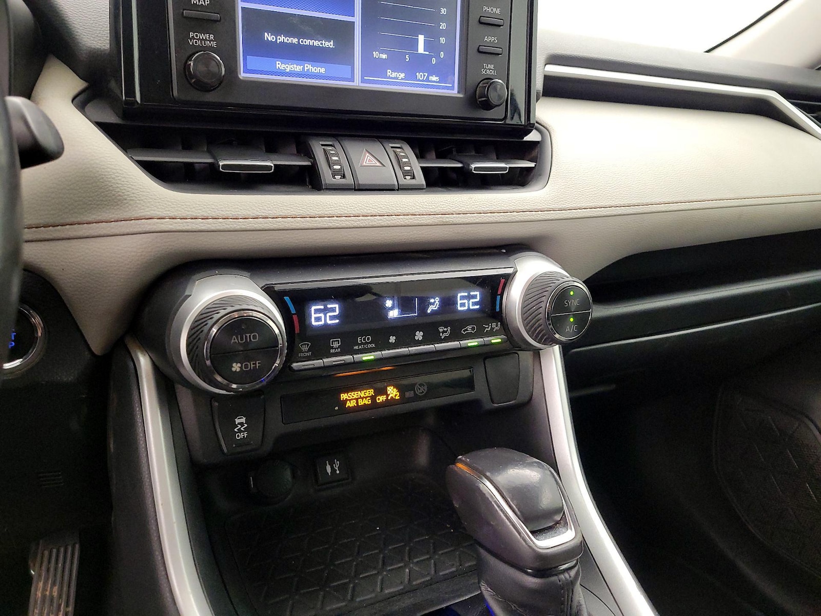 2019 Toyota RAV4 XLE Premium - Photo 17
