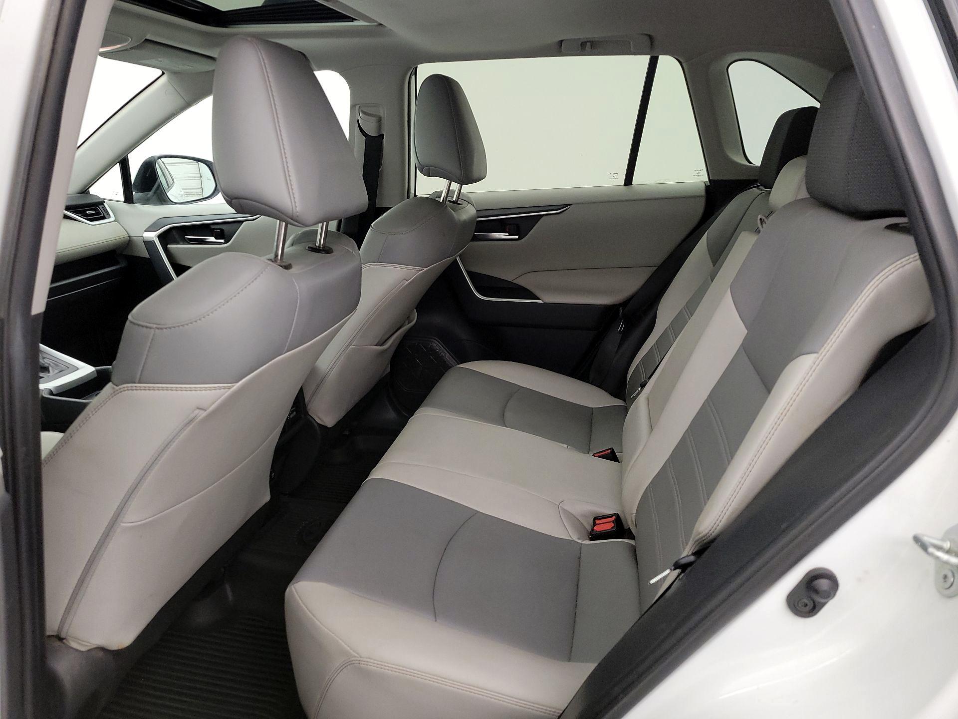 Thumbnail: 2019 Toyota RAV4 - 20