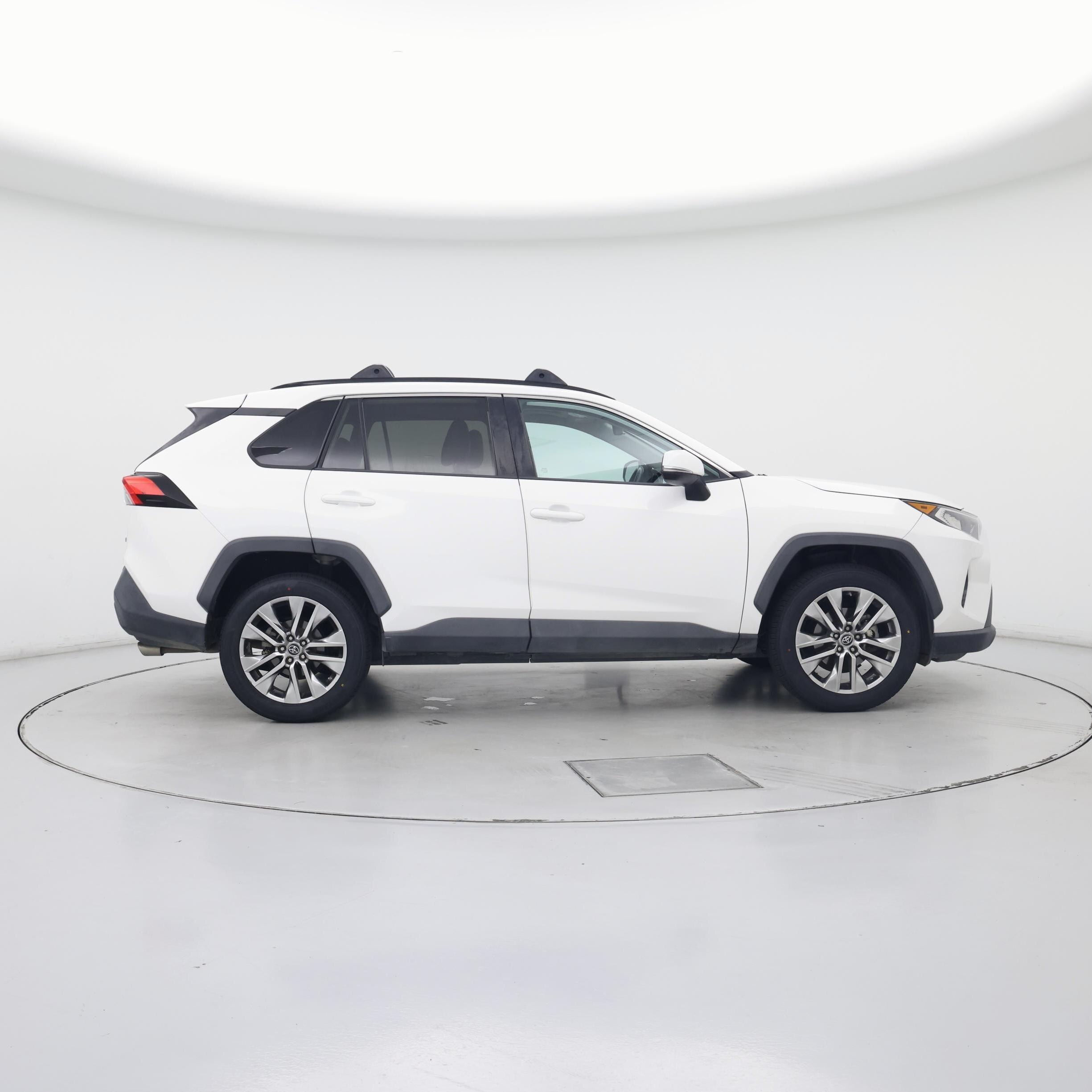 Thumbnail: 2019 Toyota RAV4 - 7