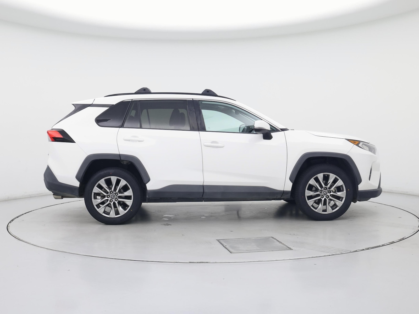 2019 Toyota RAV4 XLE Premium - Photo 8